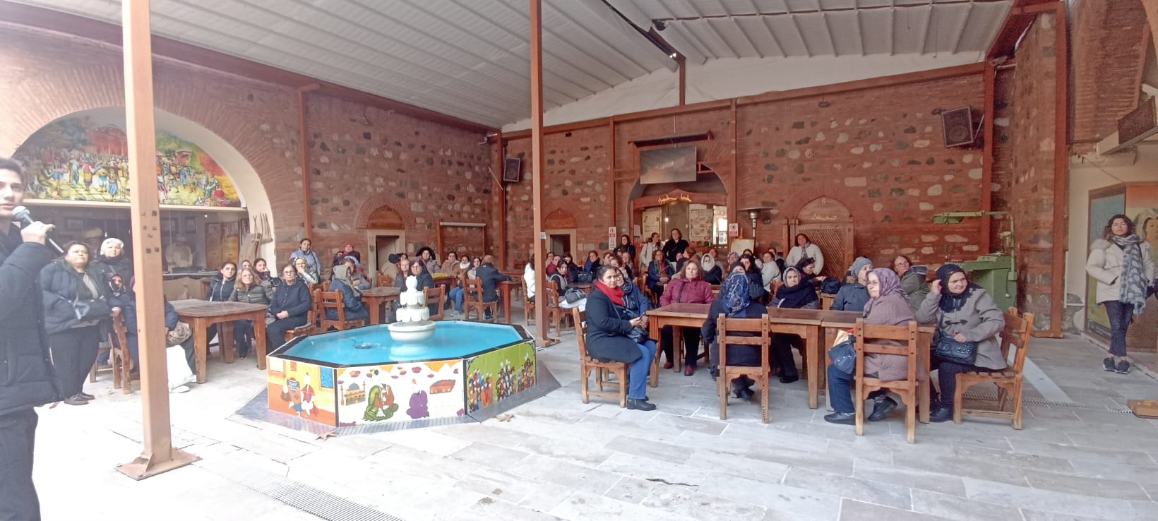 Akhisarlı Kadınlar Manisa'yı Adım Adım Gezdi