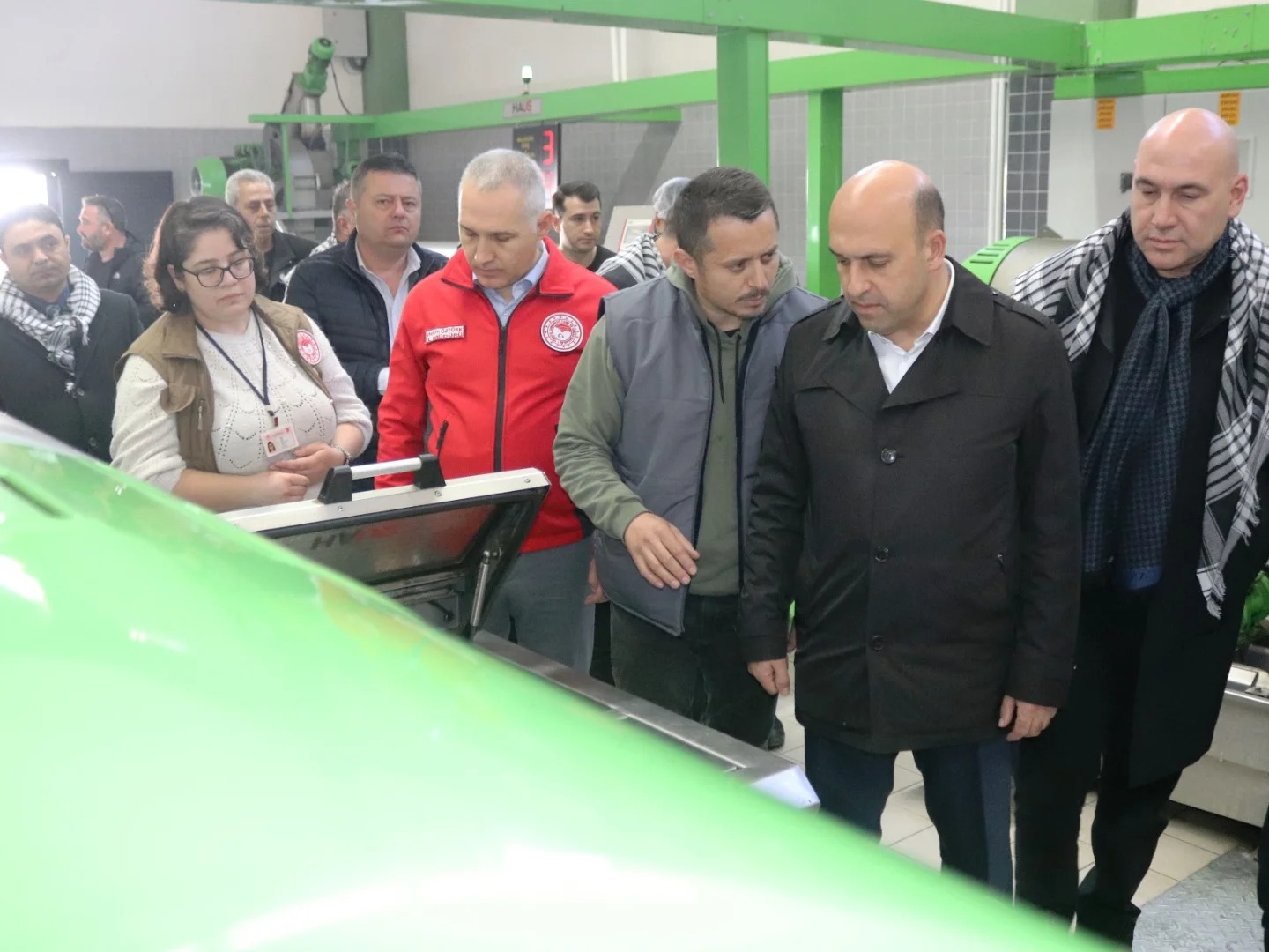 Manisa İl Tarım Müdürü Öztürk, zeytin hasadına katıldı