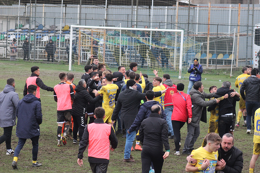 TFF 2. Lig’de maç sonu ortalık karıştı