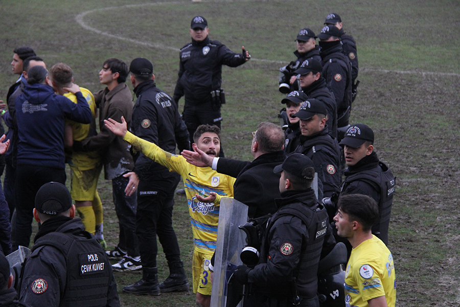 TFF 2. Lig’de maç sonu ortalık karıştı