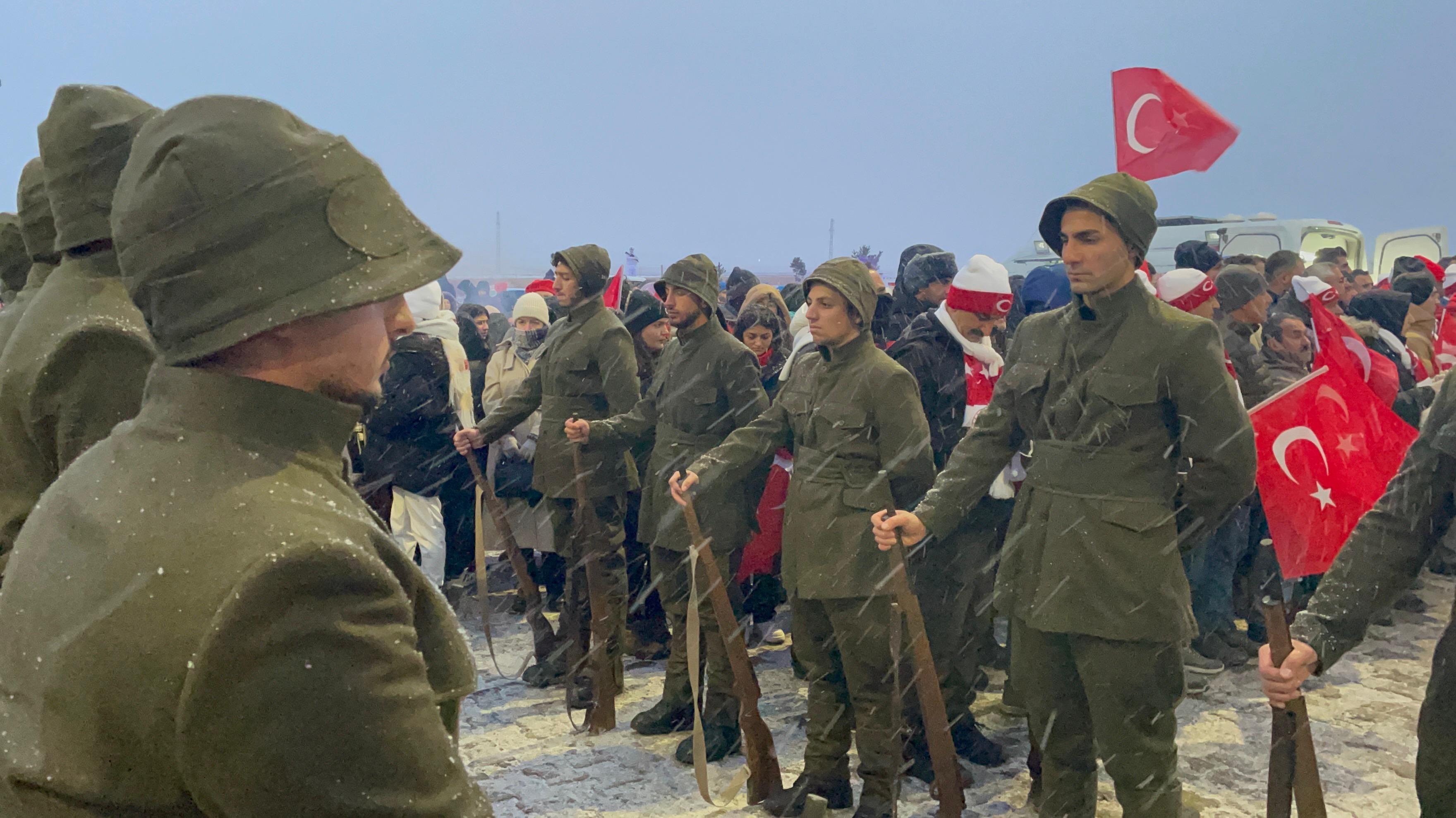 Sarıkamış şehitlerine saygı nöbeti