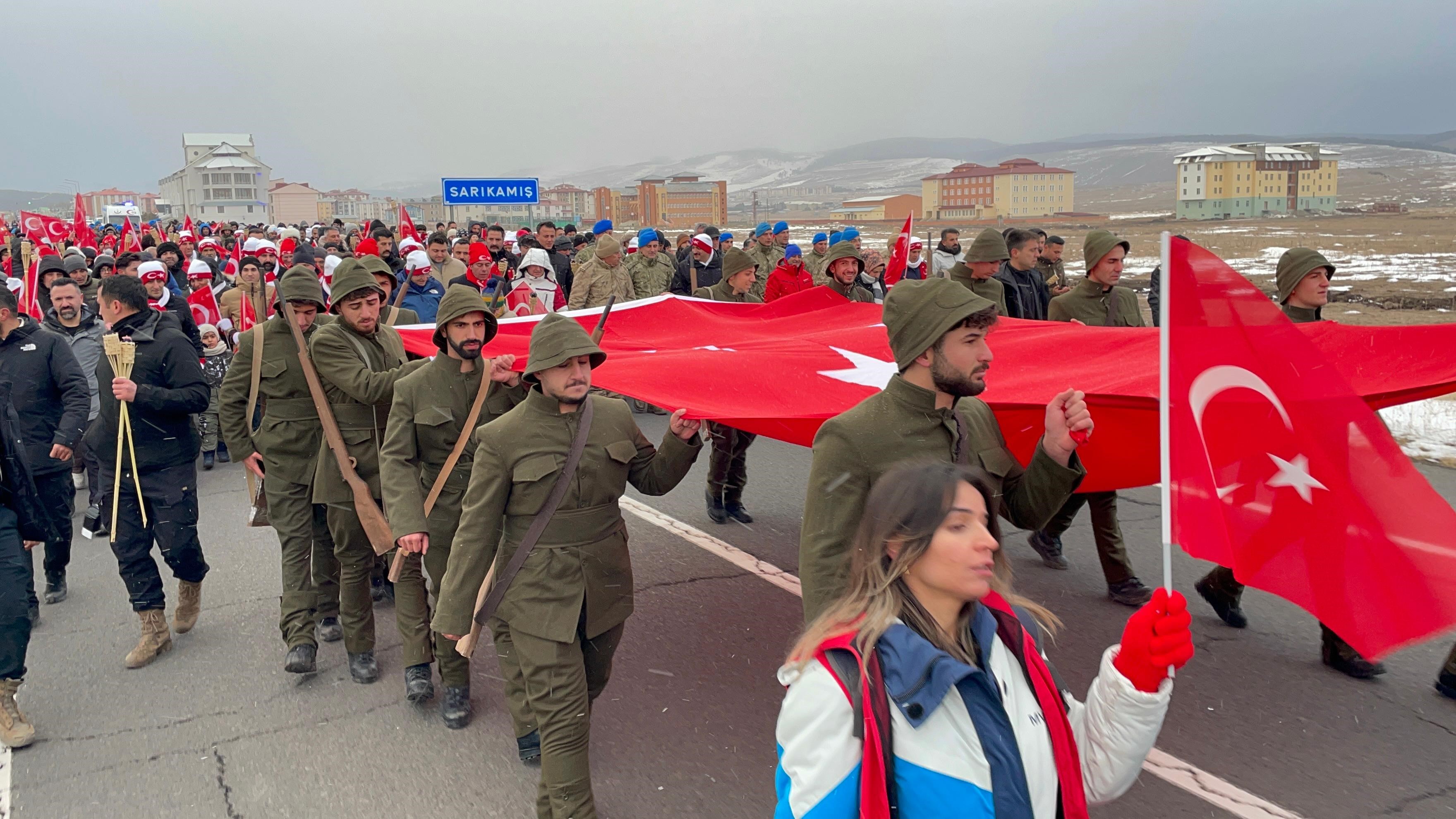 Sarıkamış şehitlerine saygı nöbeti