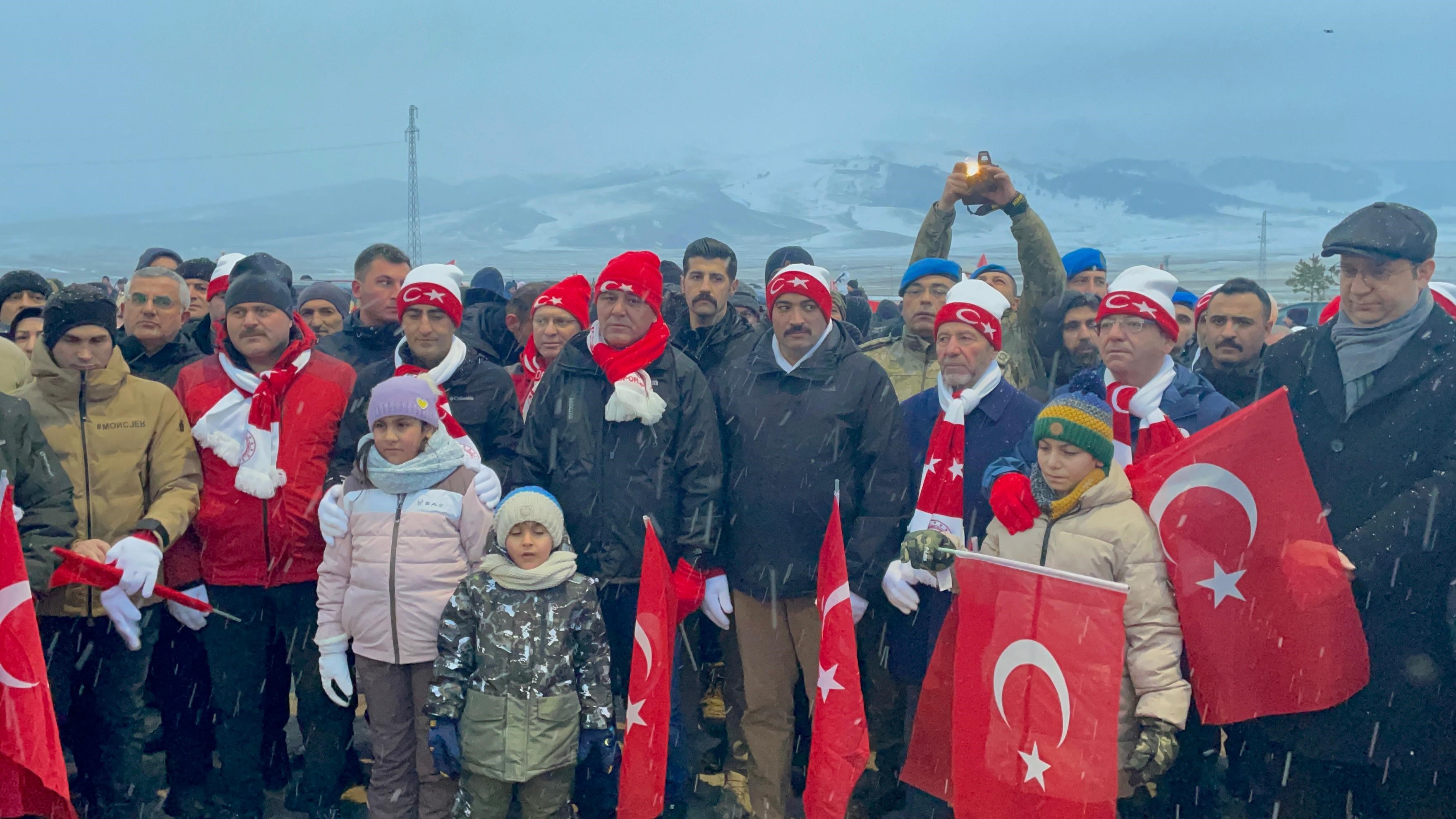 Sarıkamış şehitlerine saygı nöbeti