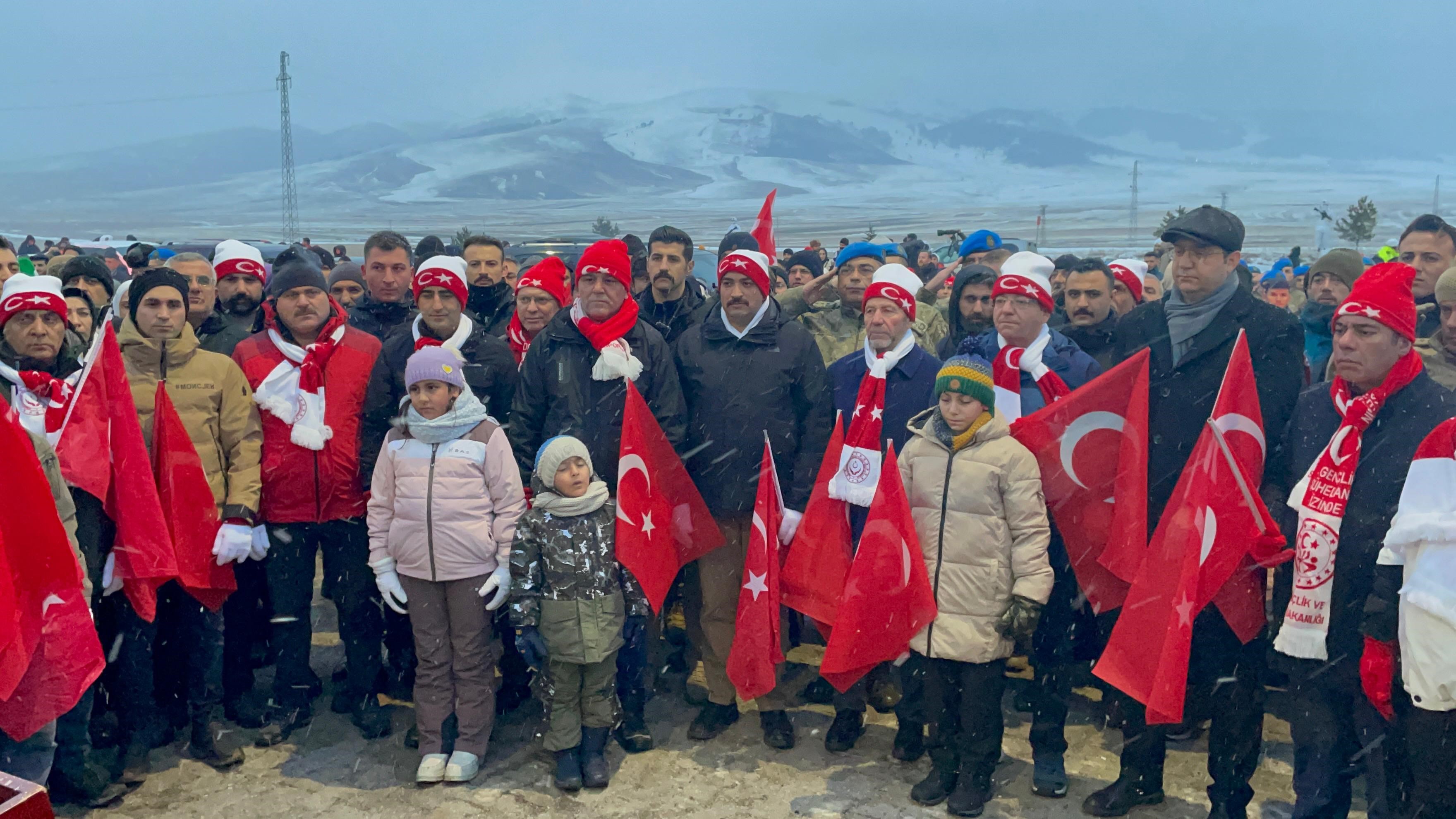 Sarıkamış şehitlerine saygı nöbeti