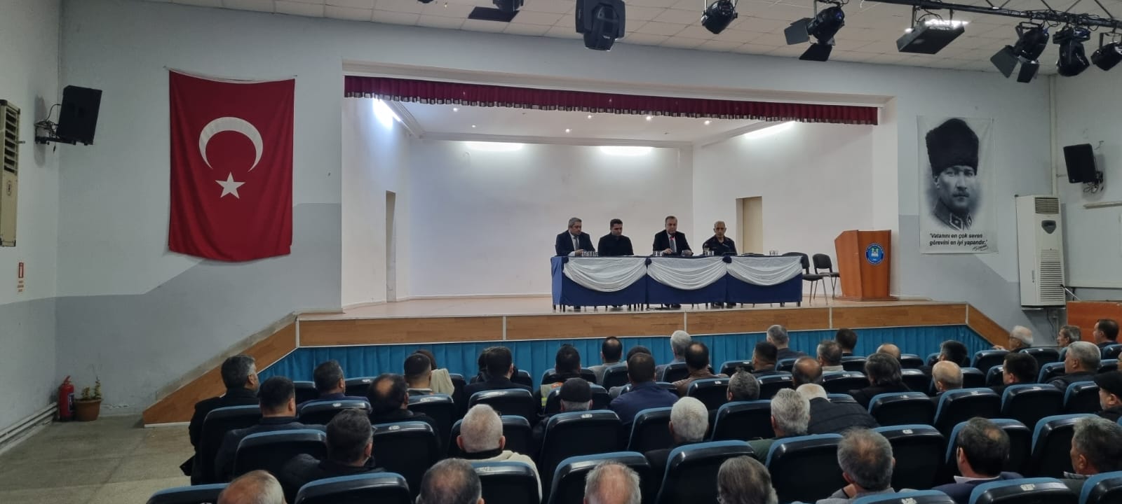 Son Muhtarlar Toplantısı ve 2025 Vakıf Mütevelli Heyeti Seçimi Gerçekleştirildi