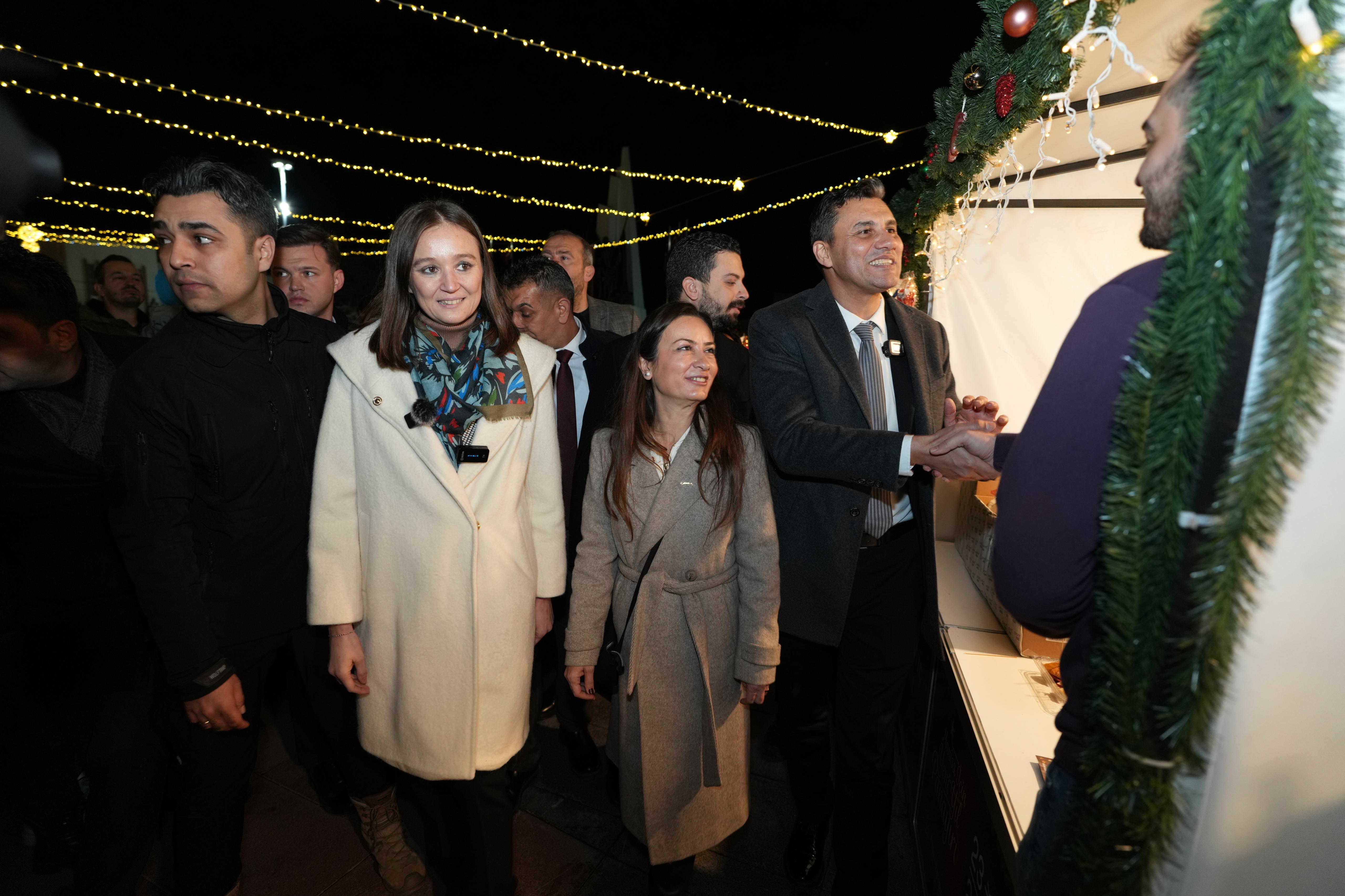 Manisa’nın ilk kez kurulan ‘yeni yıl panayırı’ coşkuyla açıldı