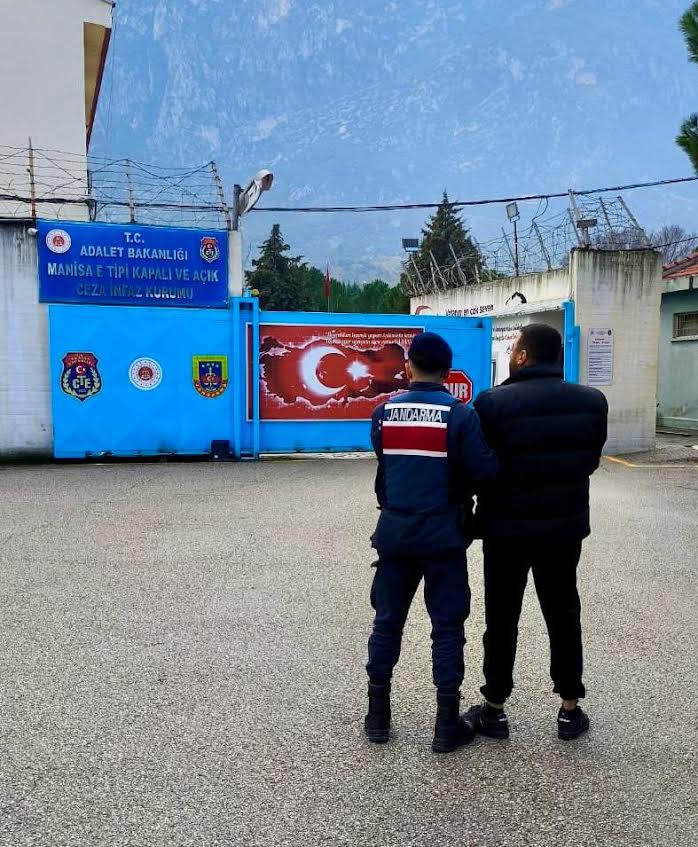 14 adet suç kaydı vardı: Firari bu kez kaçamadı!