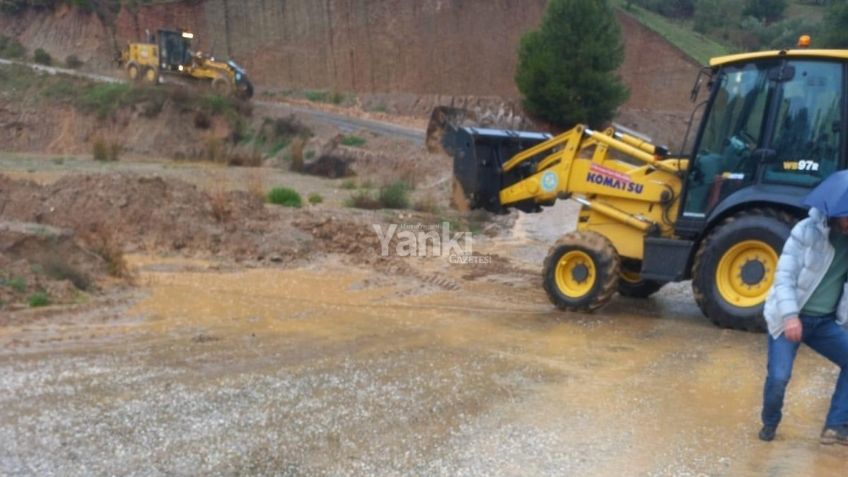 Turgutlu’da istinat duvarı çöktü
