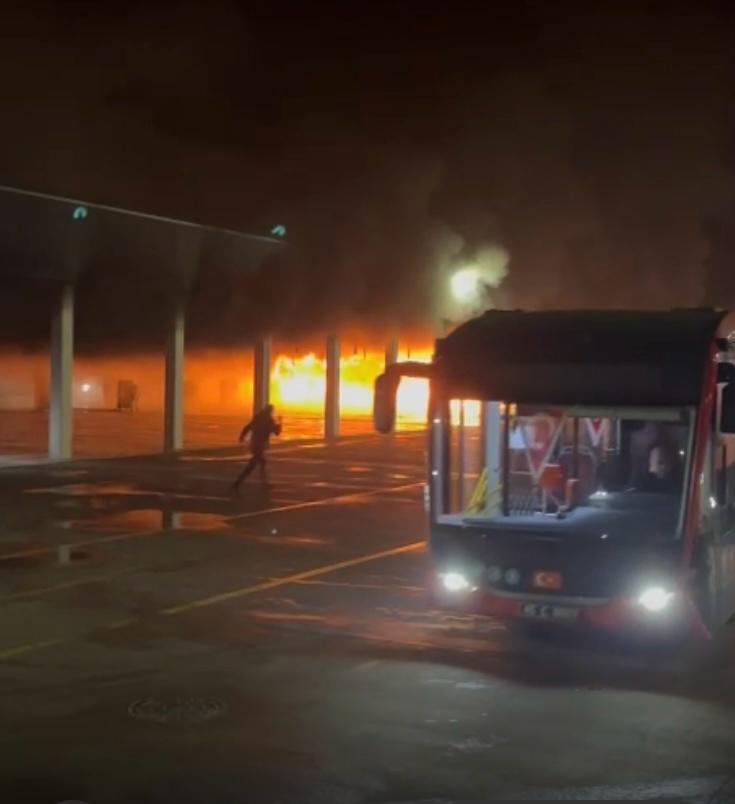 Manisa Terminalinde yangın!