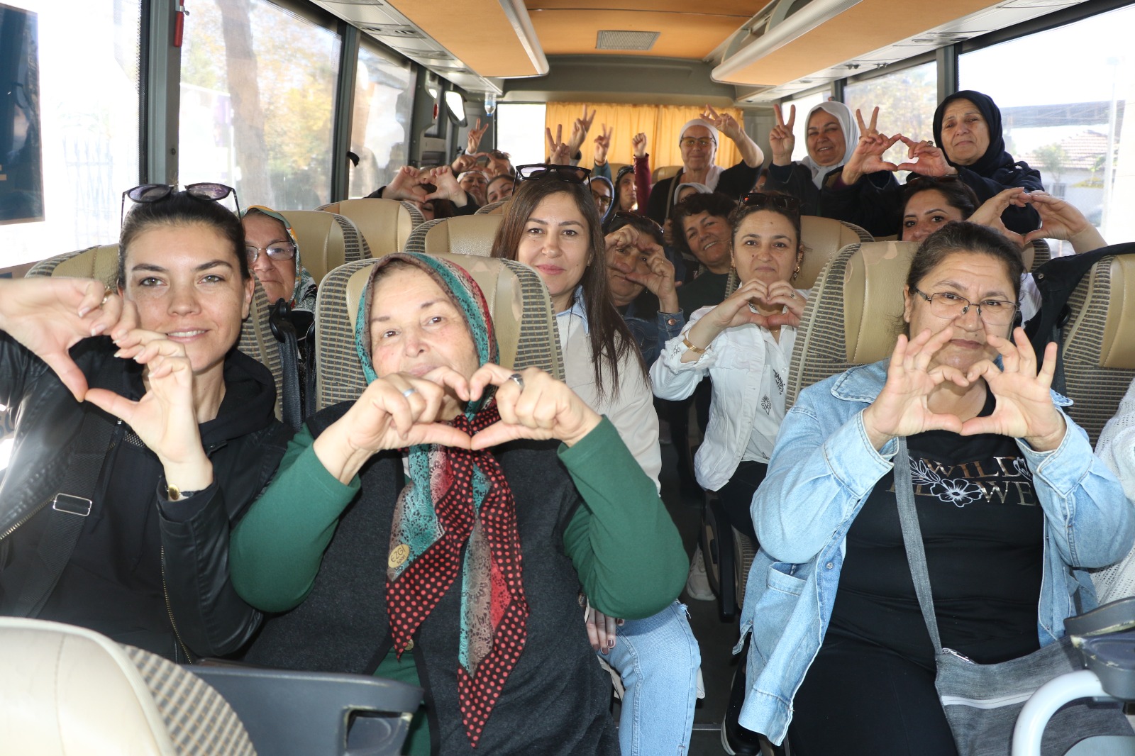 Manisa Büyükşehir Belediyesi, Kadınları Sosyal Hayatla Buluşturmaya Devam Ediyor