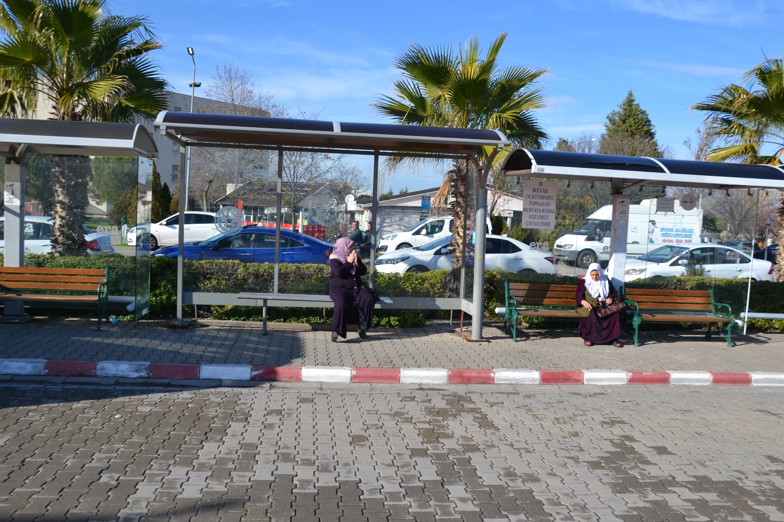 Vatandaşlar Hastane Dolmuş Durağının Kapalı Hale Getirilmesini İstiyor