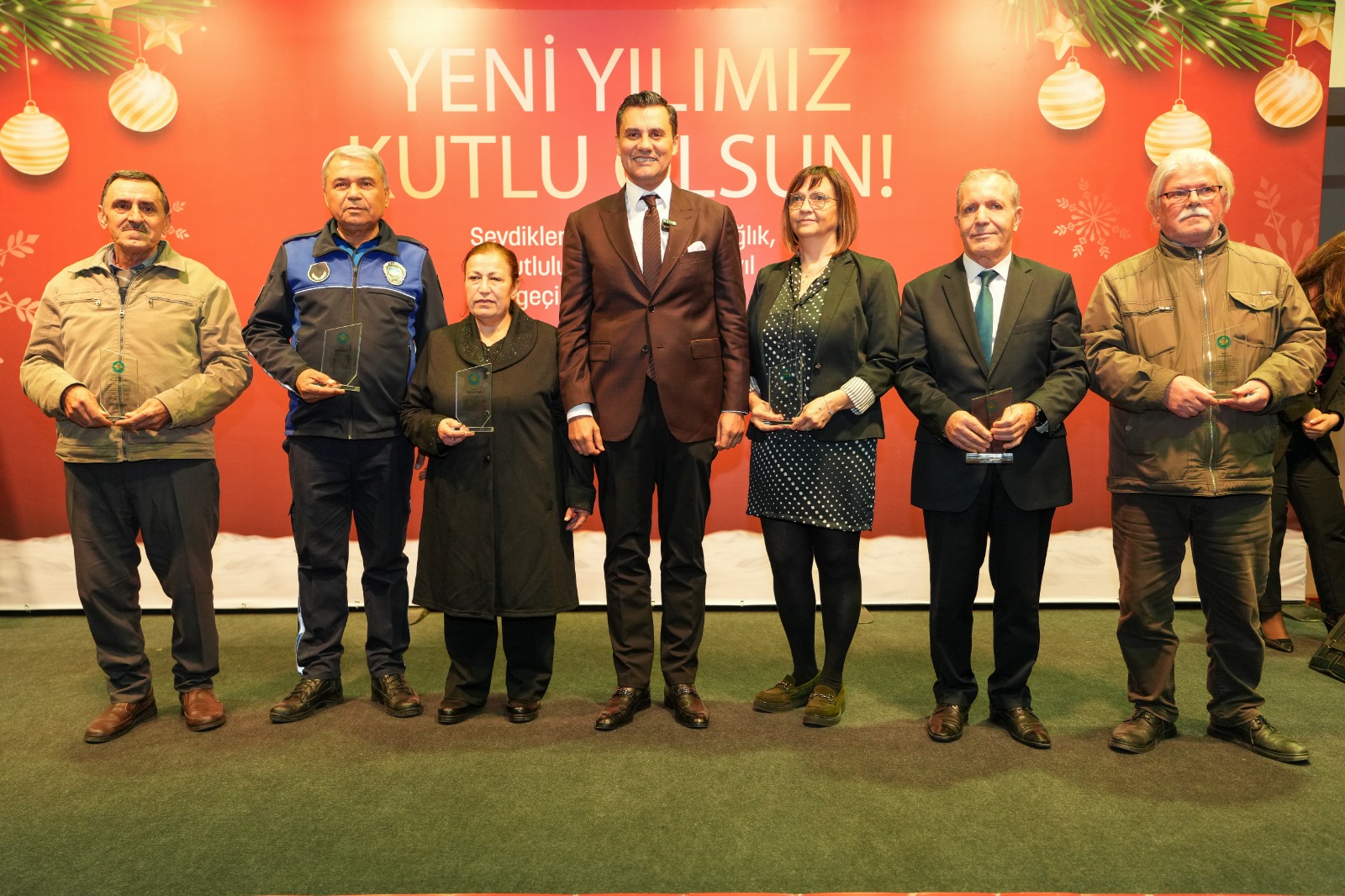 Başkan Ferdi Zeyrek, Yeni Yıl Kutlamasında Mesai Arkadaşlarıyla Buluştu