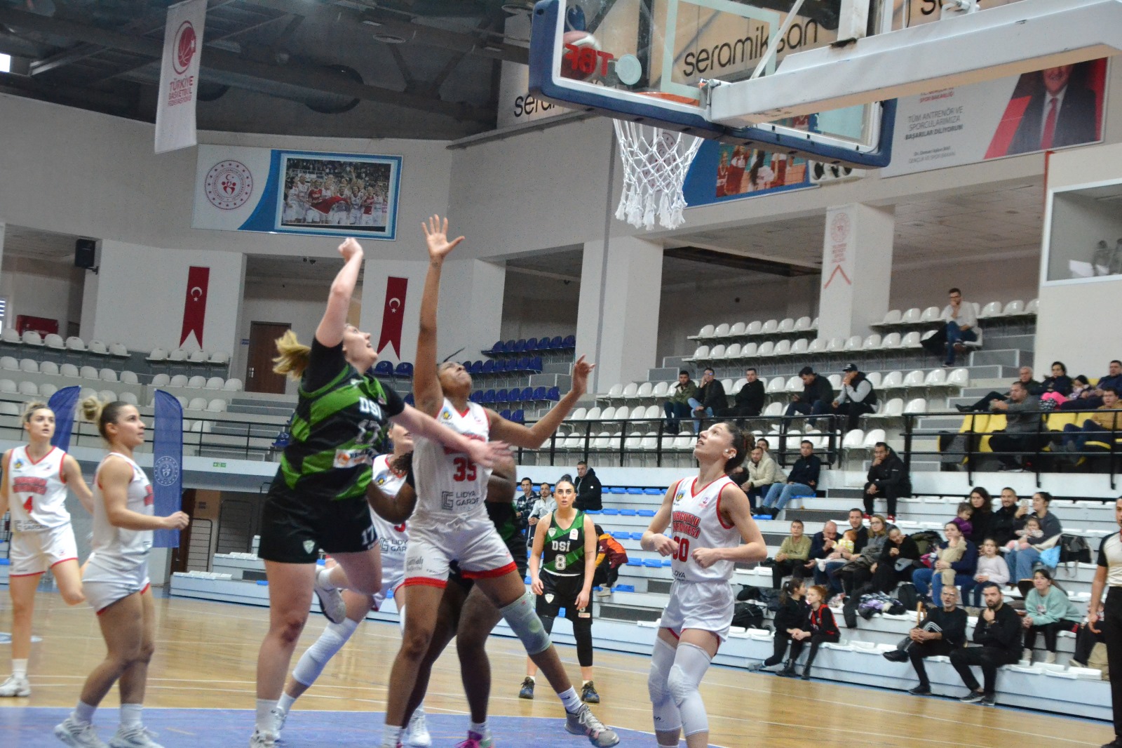 Lidya Garden City Turgutlu Belediyespor İkinci Yarıya Galibiyetle Başladı
