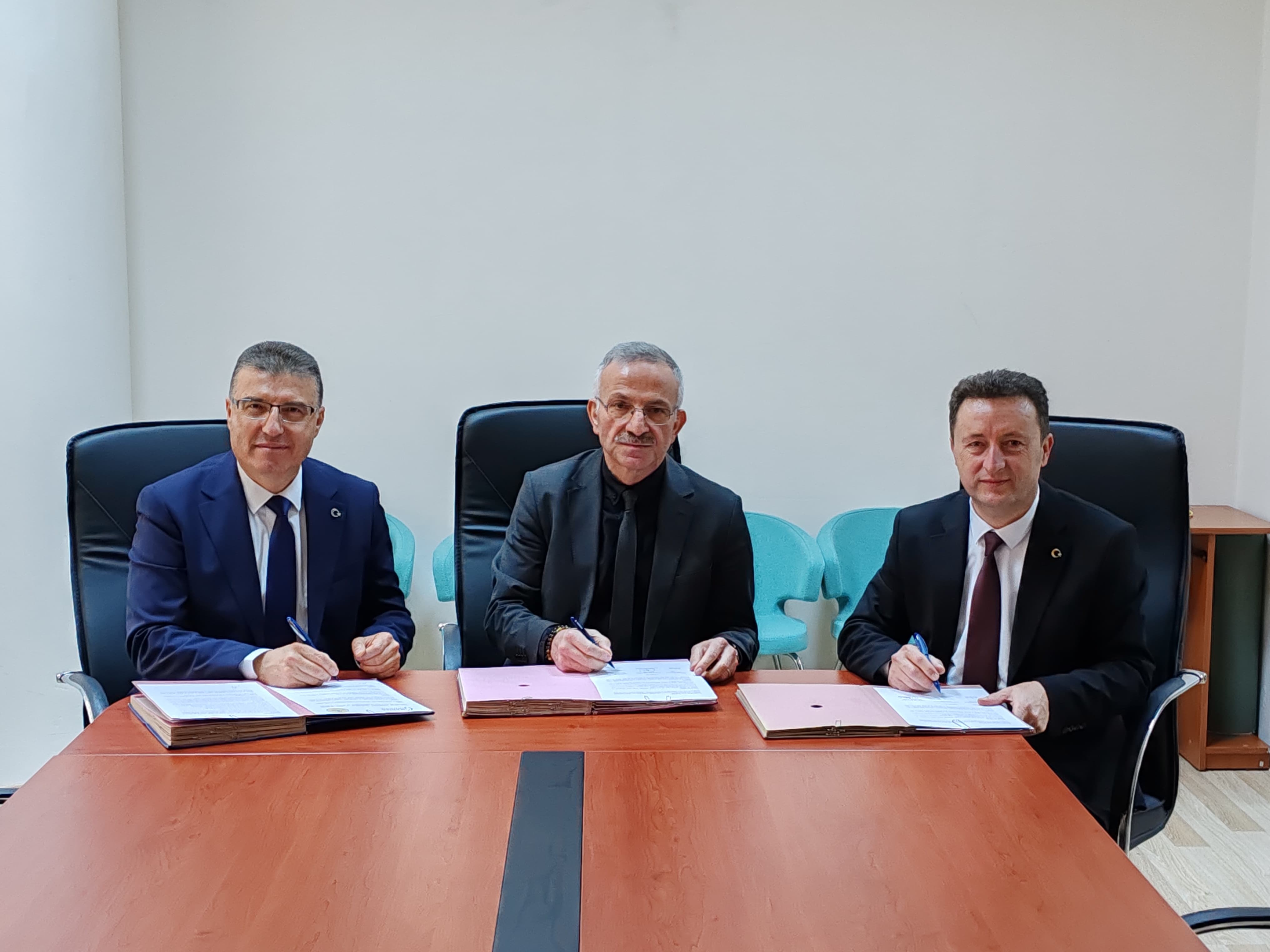Halil Kale Fen Lisesi ile Manisa Celal Bayar Üniversitesi arasında protokol imzalandı