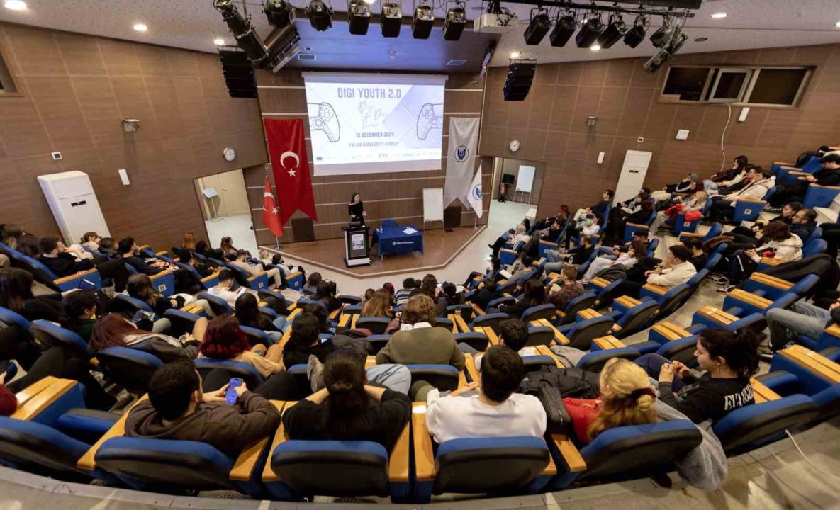 Gençlere AB’den dijital dönüşüm desteği