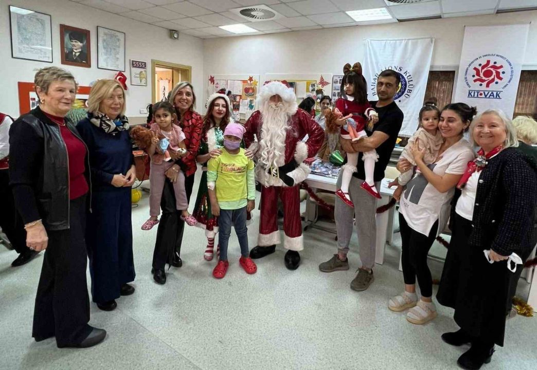 Minik kalpler, yeni yılı umut ve neşe ile karşıladı
