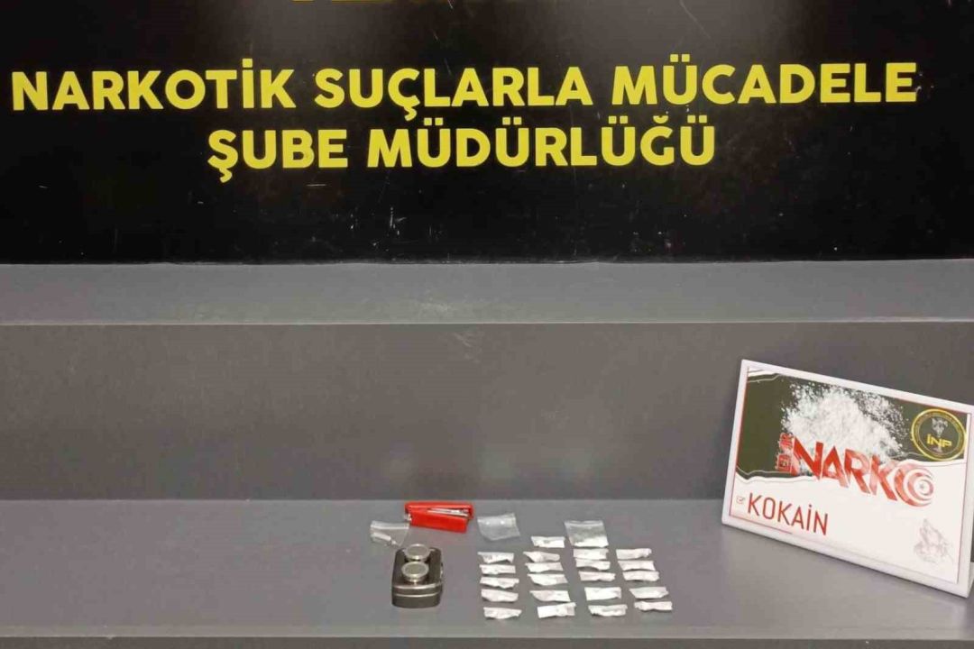 Araç koltuğunun altındaki mıknatıslı düzenekte bulundu!
