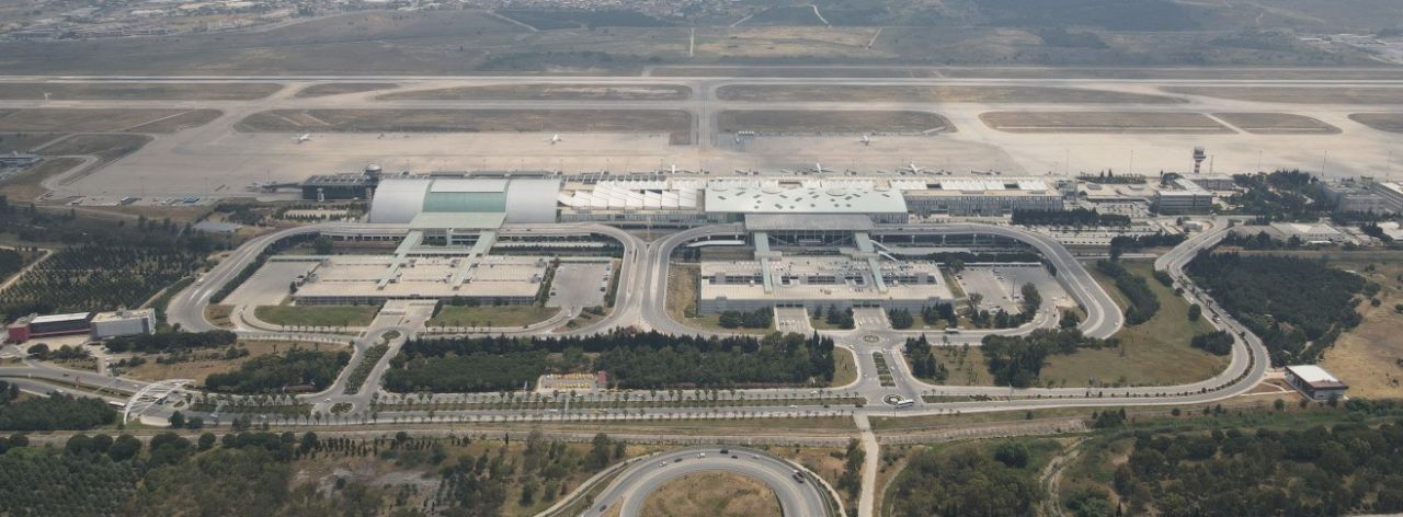İzmir’de, kasım ayında 800 bini aşkın yolcu havayolunu kullandı
