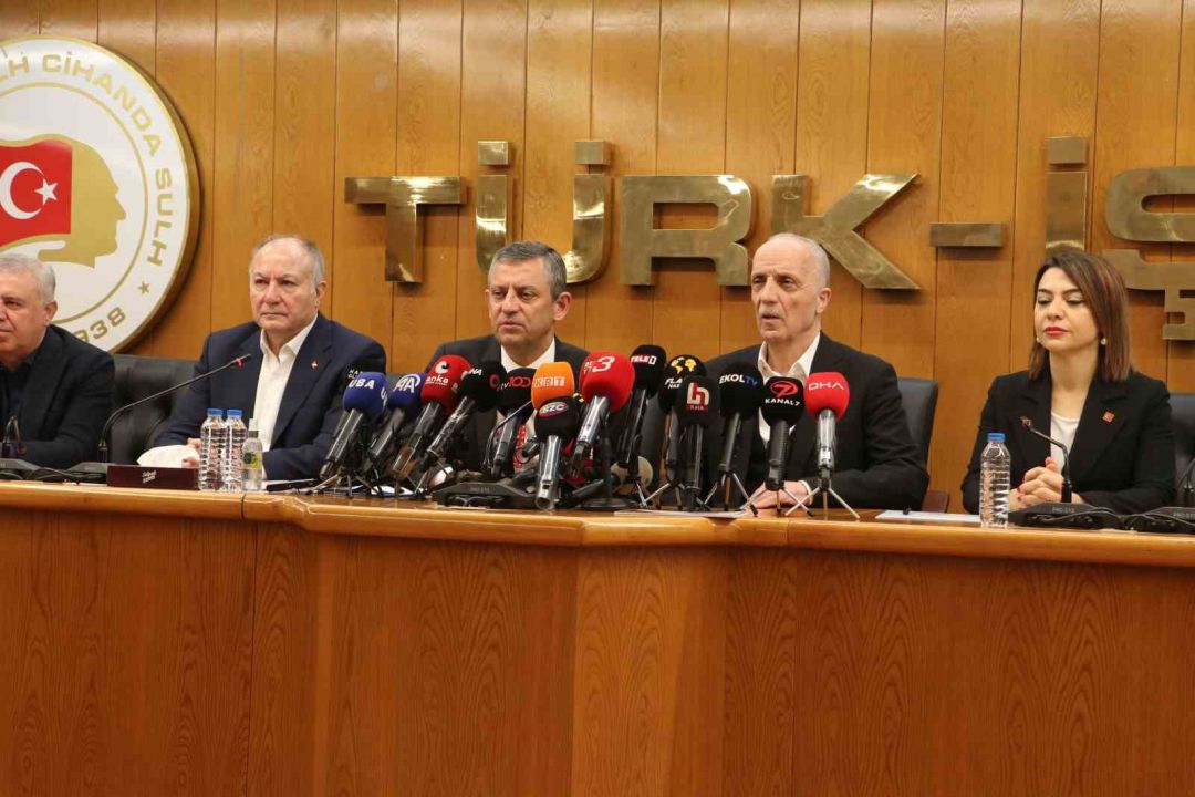 CHP Genel Başkanı Özel’den TÜRK-İŞ’e ziyaret