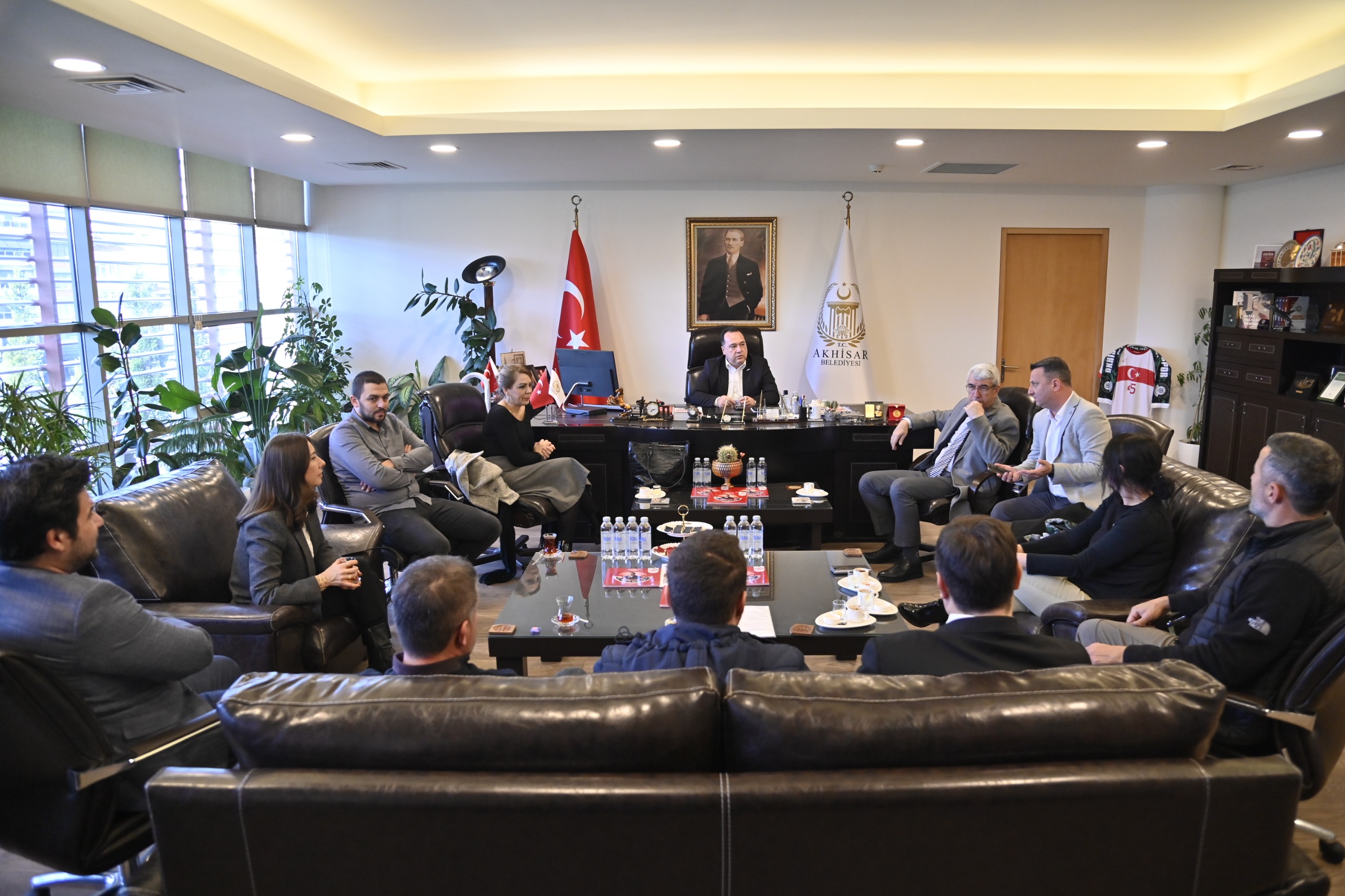 Büyükşehir Sokak Hayvanları Komisyonu Akhisar’da Toplandı
