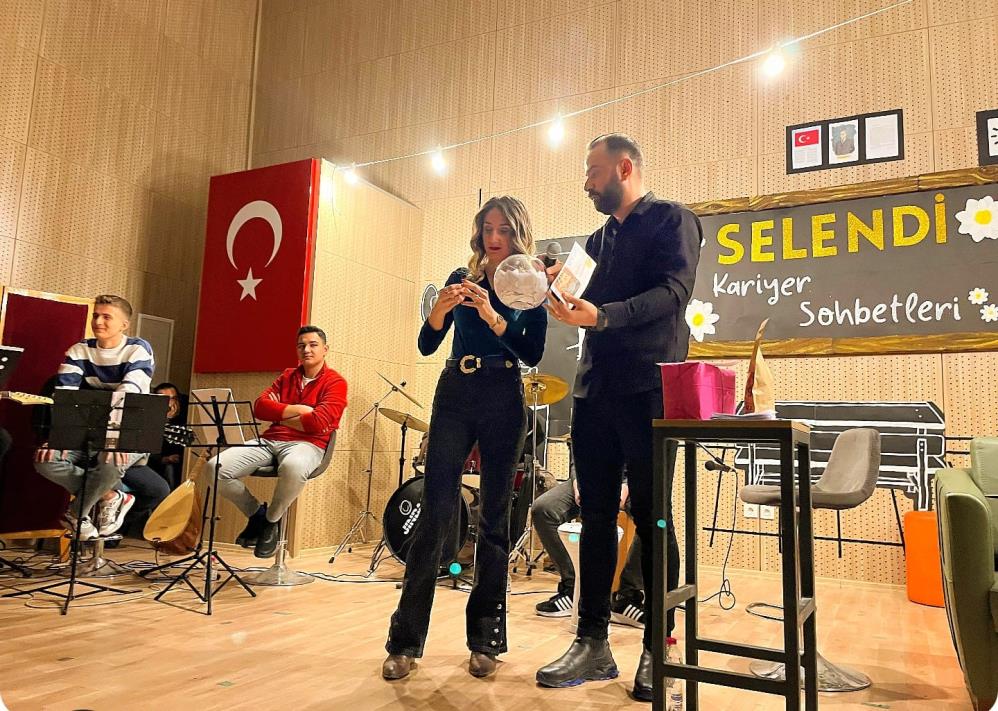 İlçede Kariyer Sohbetlerinde farklı mesleklerden 16 konuk bir araya geldi
