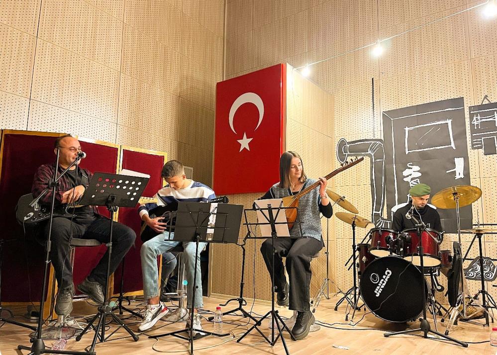 İlçede Kariyer Sohbetlerinde farklı mesleklerden 16 konuk bir araya geldi