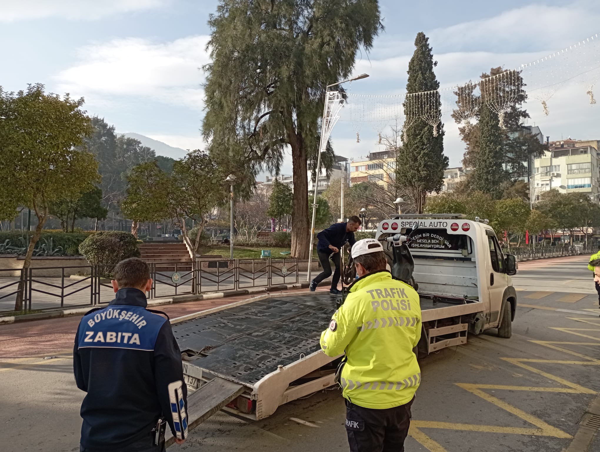 Büyükşehir, Denetimlerine Yılın İlk Saatlerinde de Devam Etti