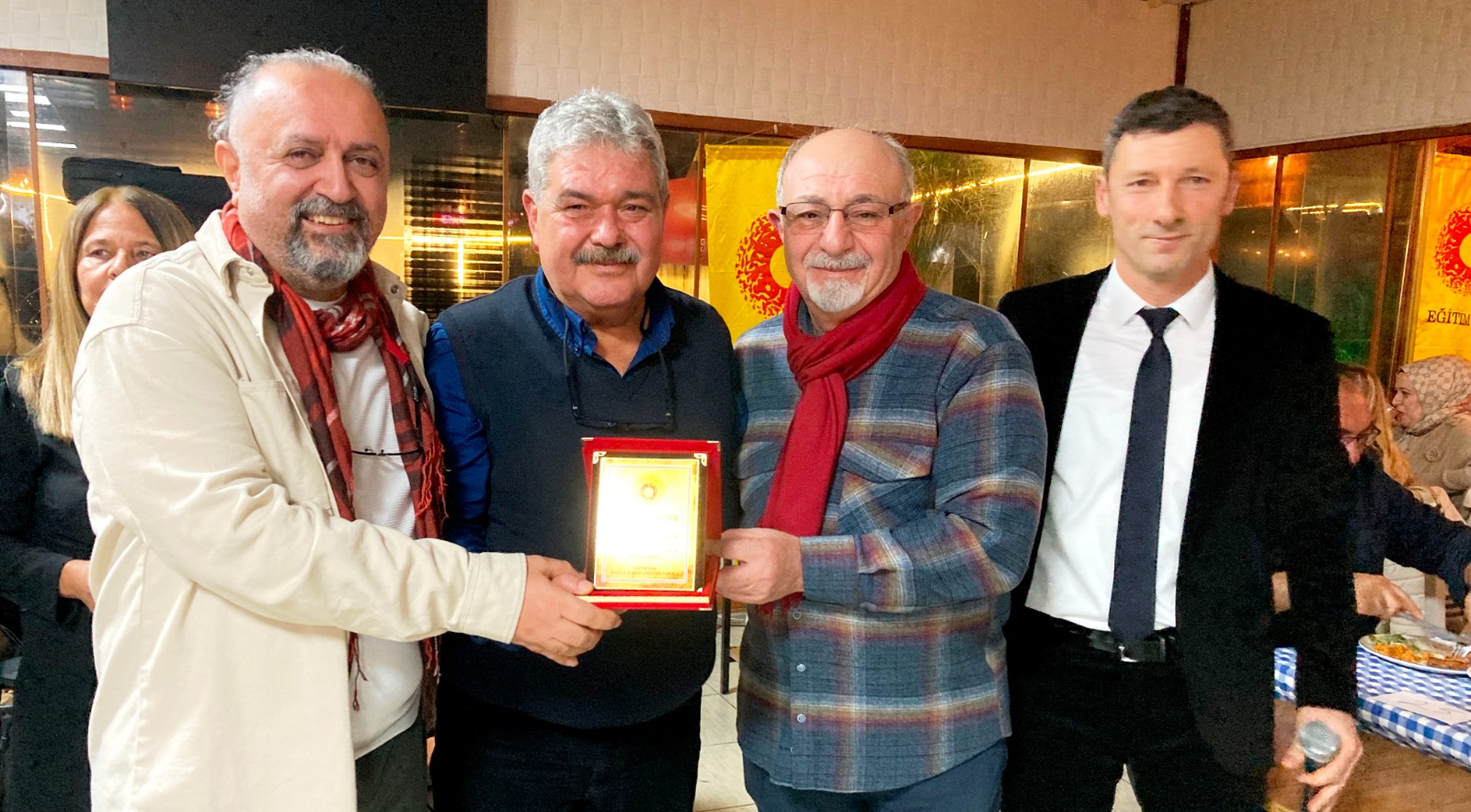 Manisa Eğitim-Sen’den Emekli Öğretmenlere Vefa Gecesi