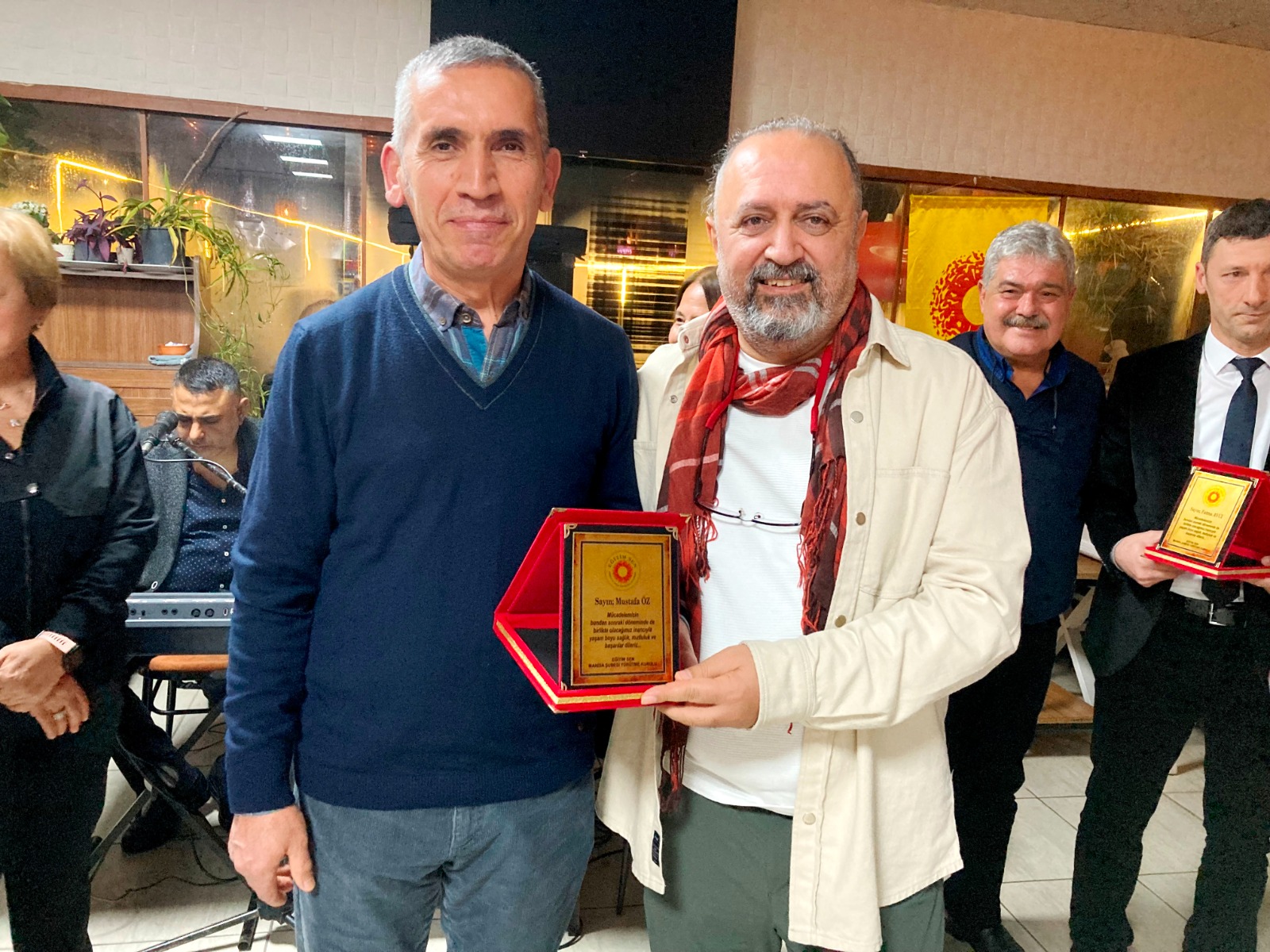 Manisa Eğitim-Sen’den Emekli Öğretmenlere Vefa Gecesi