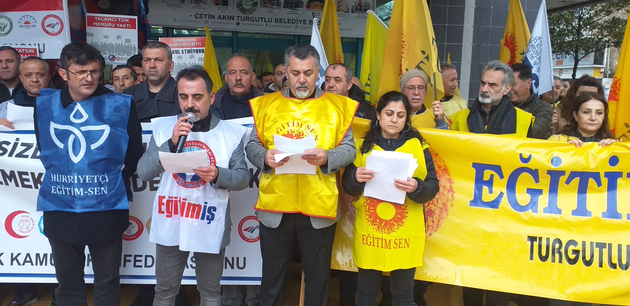 Birleşik Kamu-İş Konfederasyonundan Turgutlu'da basın açıklaması