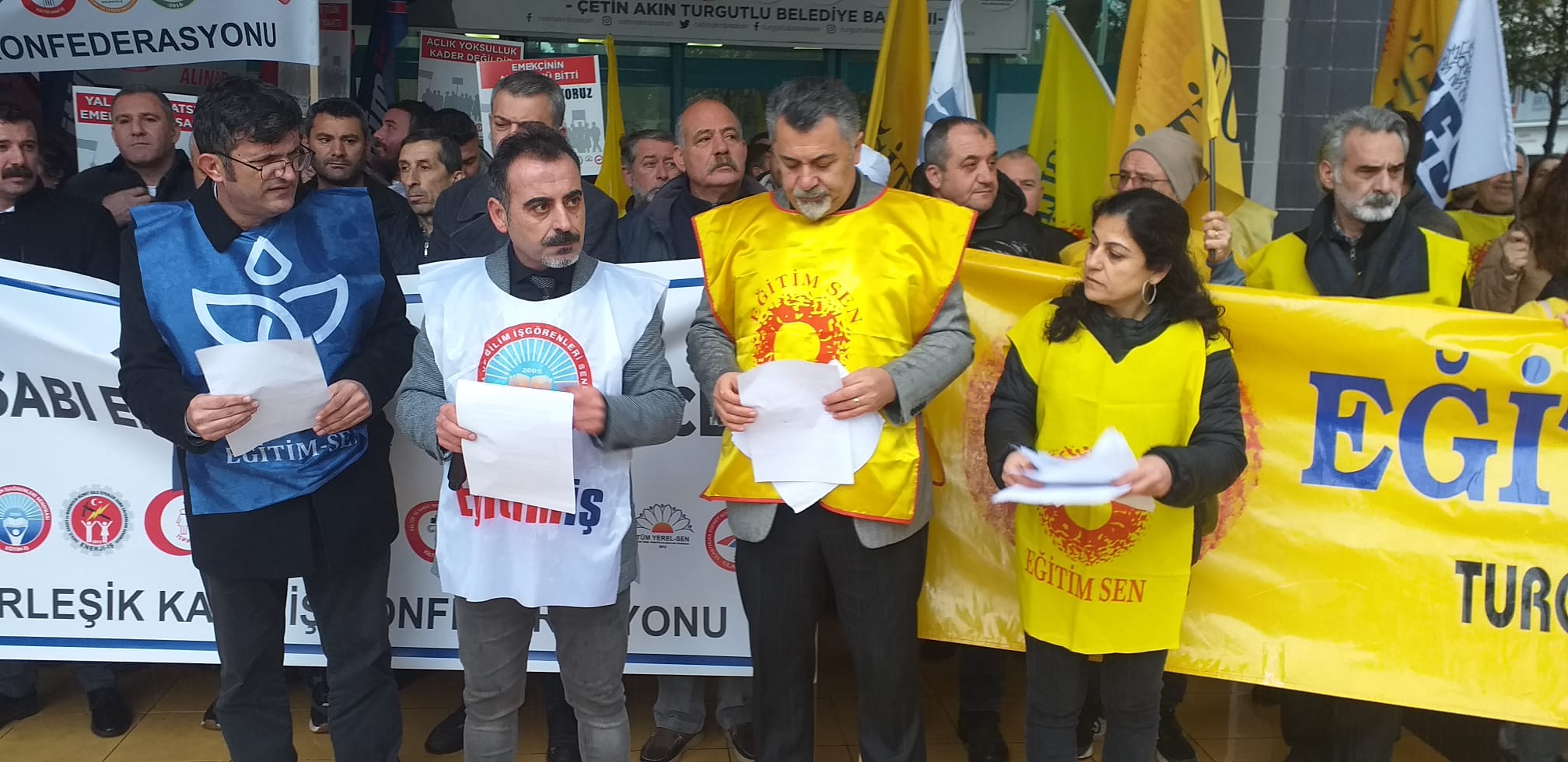 Birleşik Kamu-İş Konfederasyonundan Turgutlu'da basın açıklaması