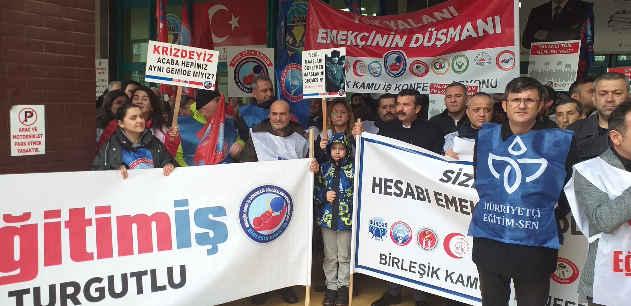 Birleşik Kamu-İş Konfederasyonundan Turgutlu'da basın açıklaması