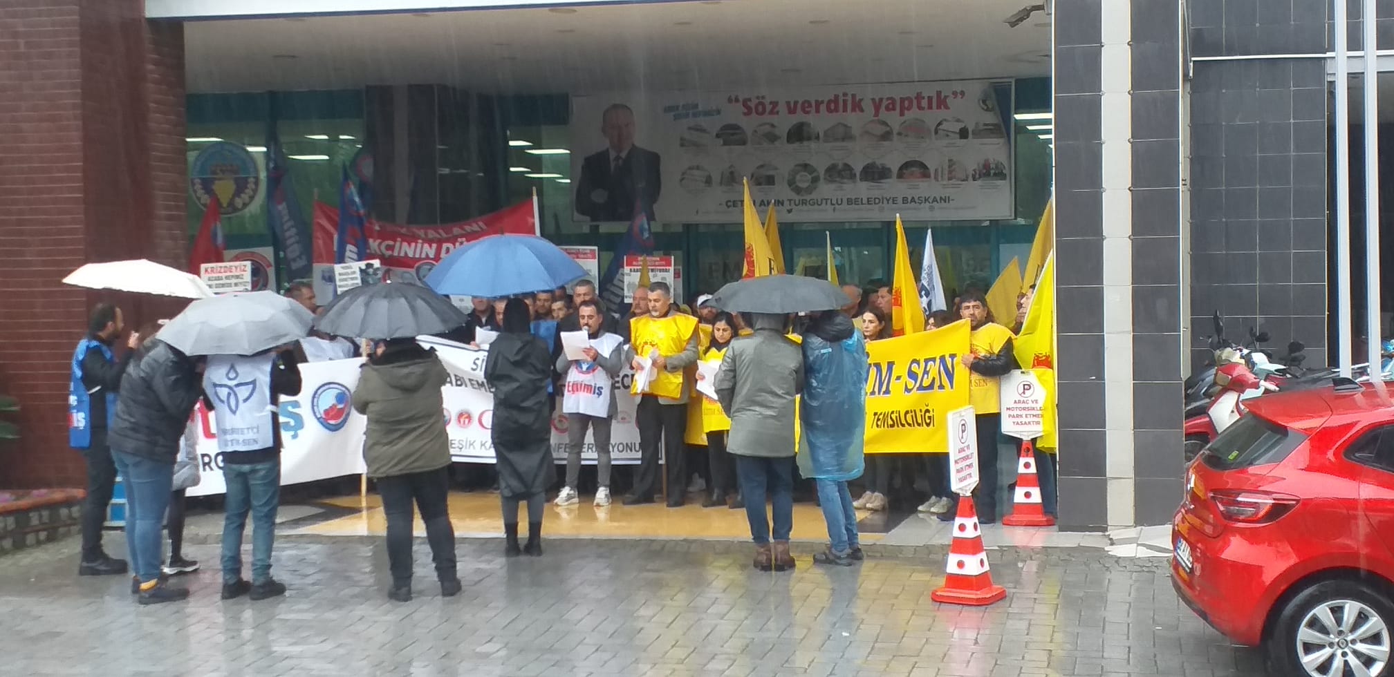 Birleşik Kamu-İş Konfederasyonundan Turgutlu'da basın açıklaması