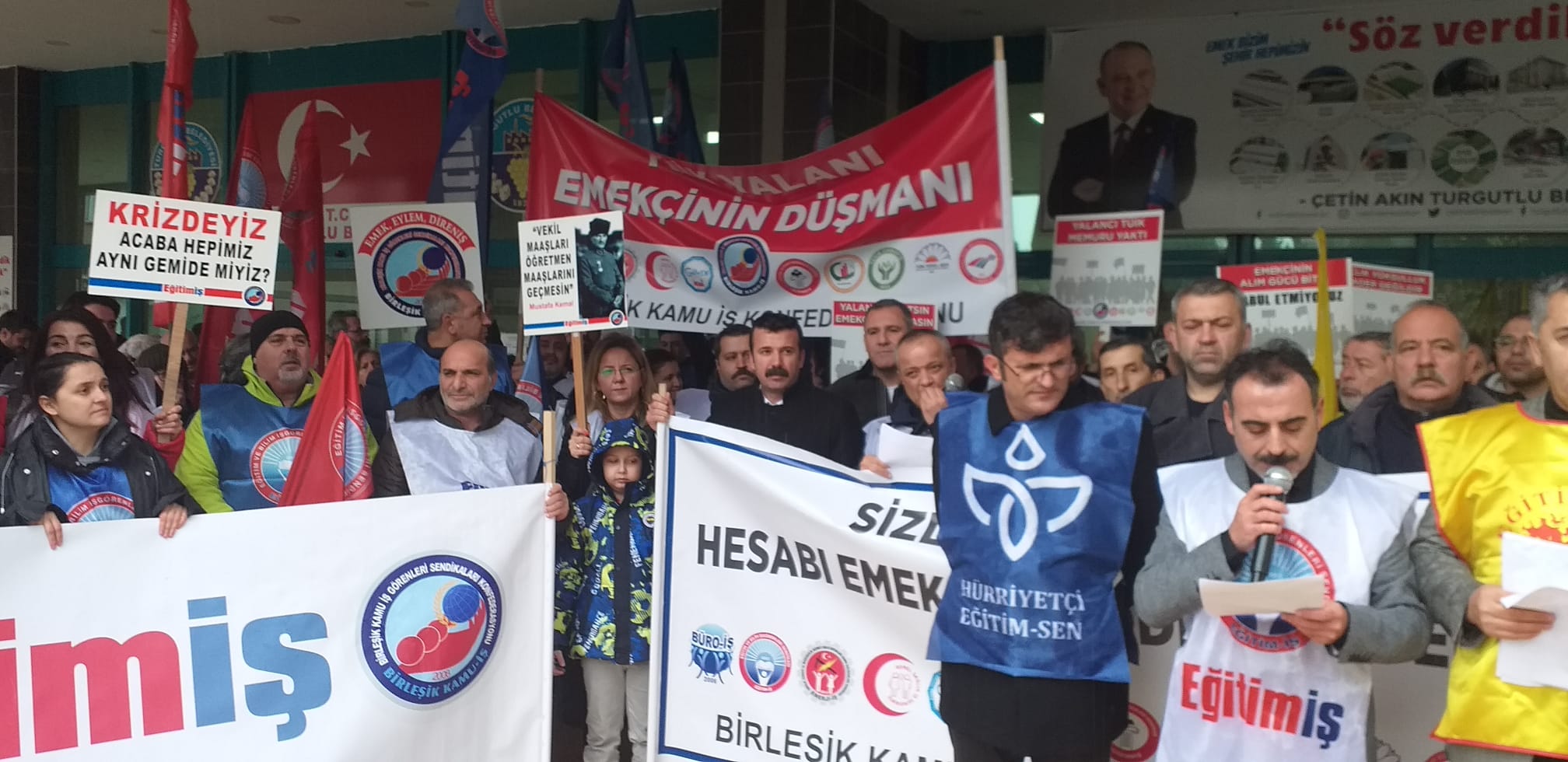 Birleşik Kamu-İş Konfederasyonundan Turgutlu'da basın açıklaması