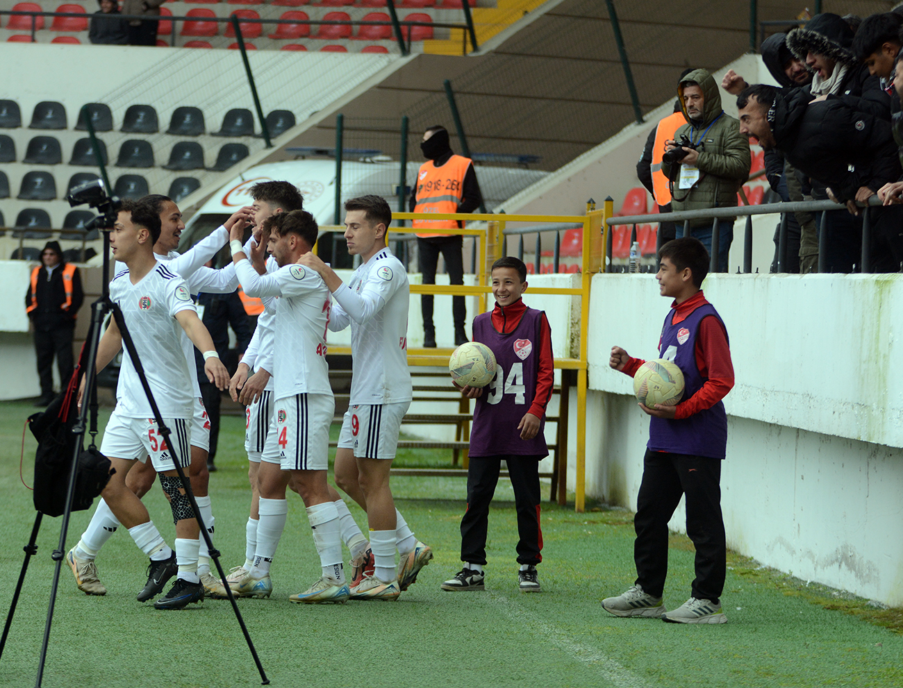 Turgutlu, düelloda Tepecik'e kaybetti: 2-4