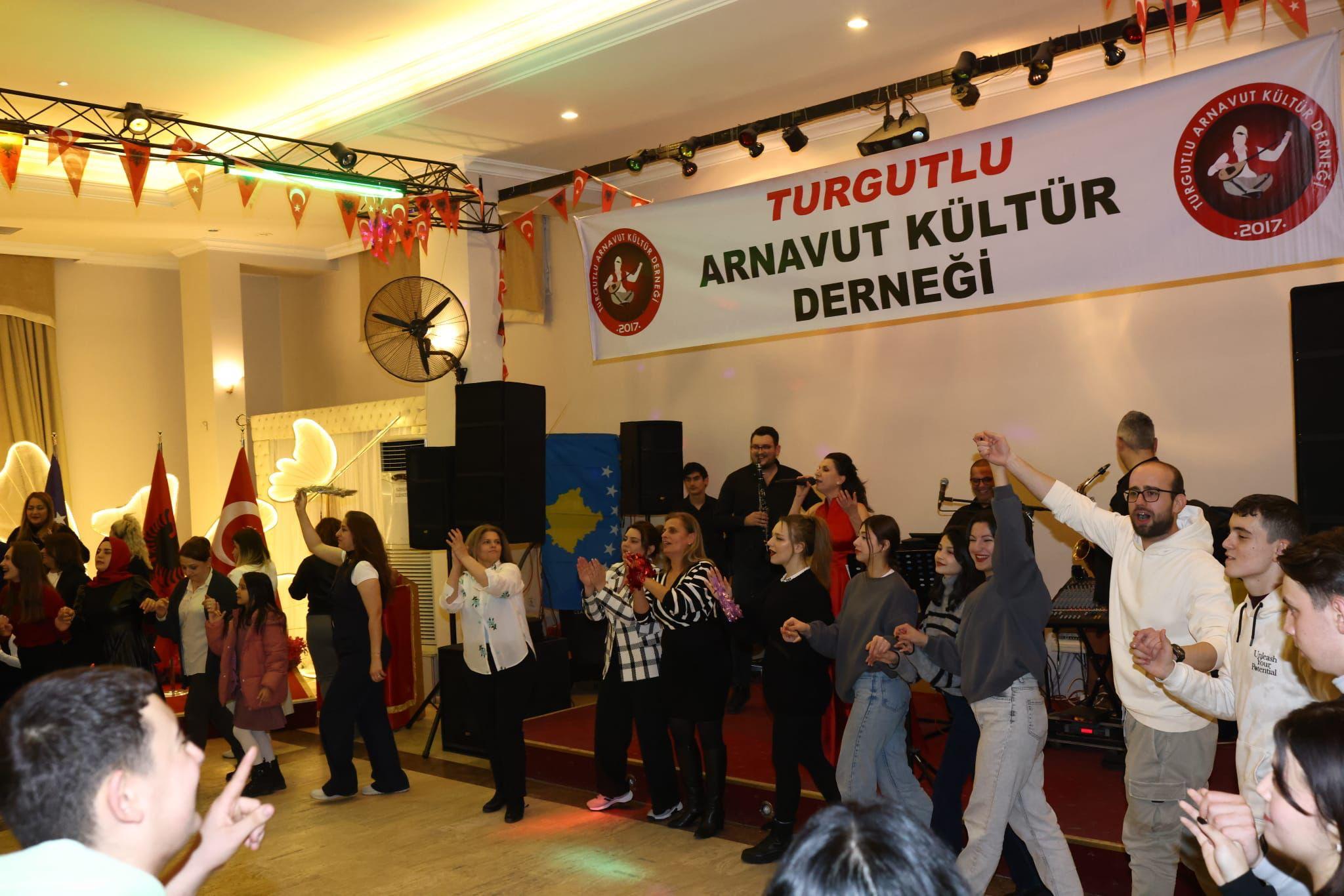 Arnavut Kültür Gecesi Turgutlu'da düzenlendi