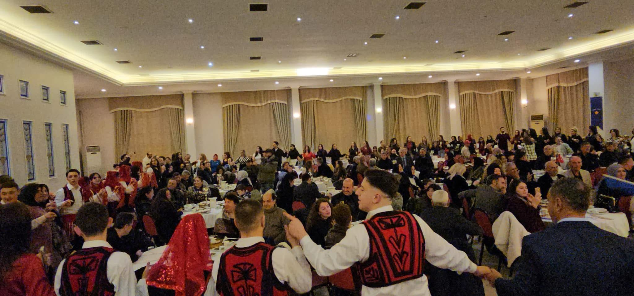Arnavut Kültür Gecesi Turgutlu'da düzenlendi