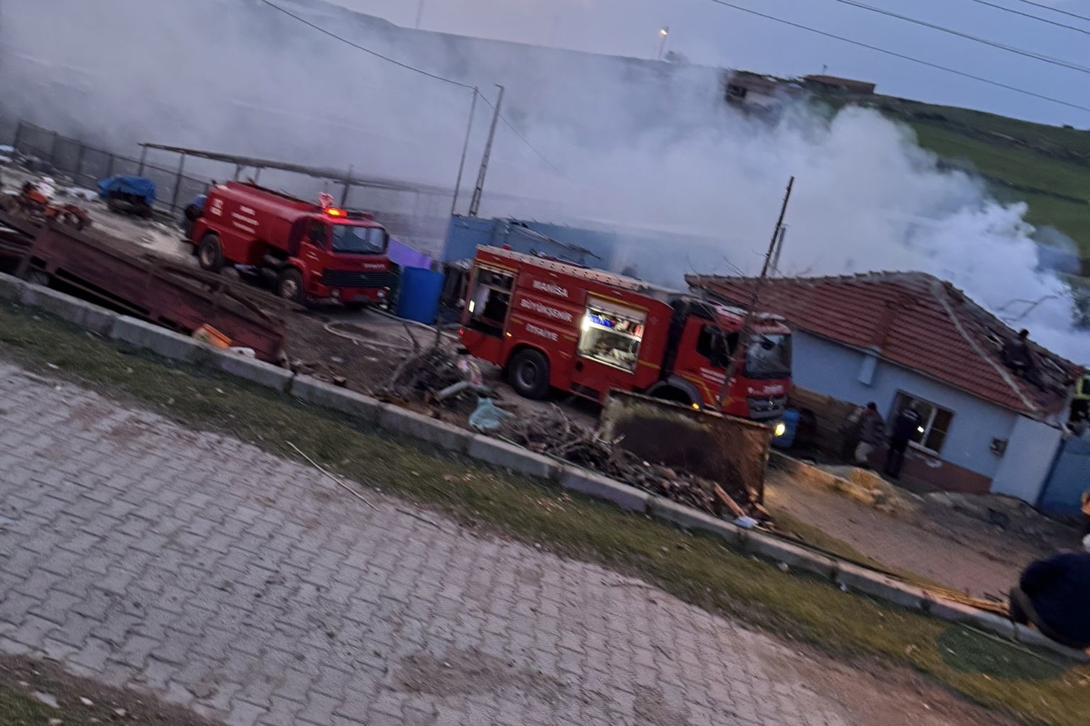 Sinirli’de Çıkan Yangında Bitişik İki Ev Zarar Gördü