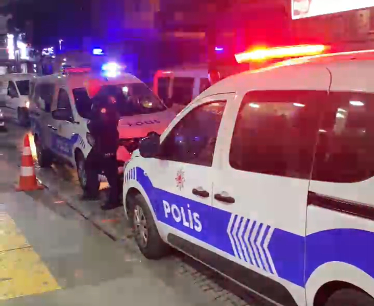 Turgutlu'da olaylı akşam! 1 yaralı