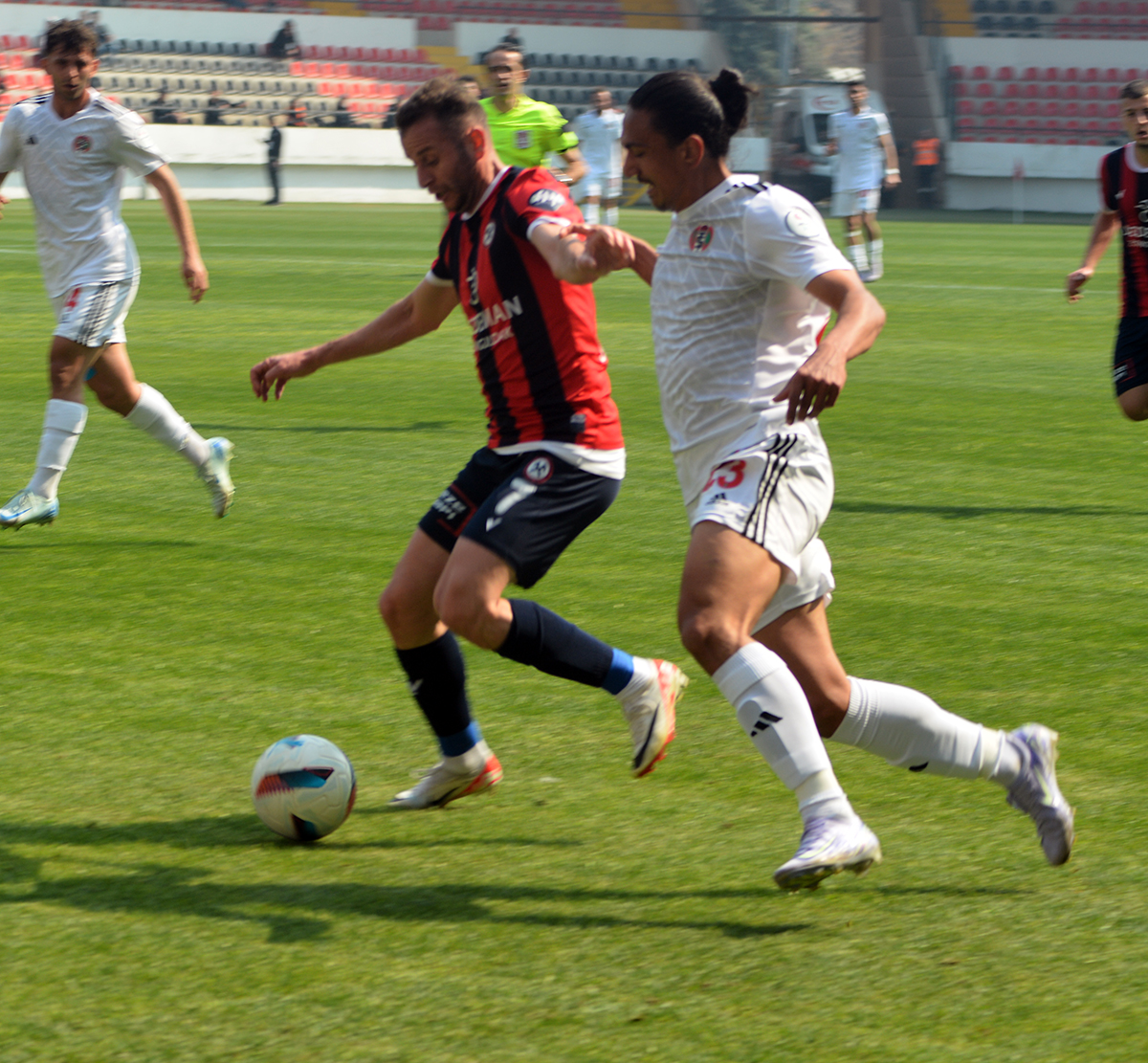 Turgutlu paraşütsüz: 2-3