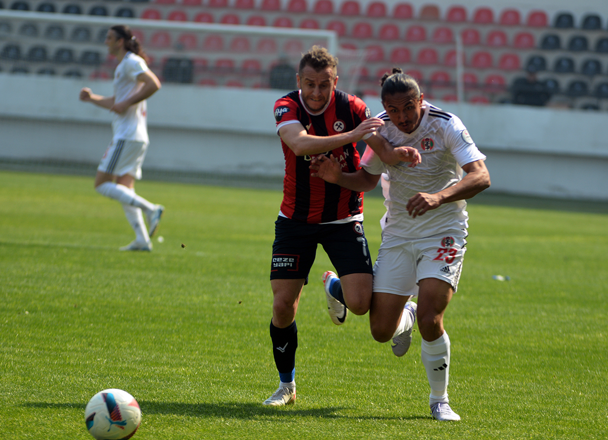 Turgutlu paraşütsüz: 2-3