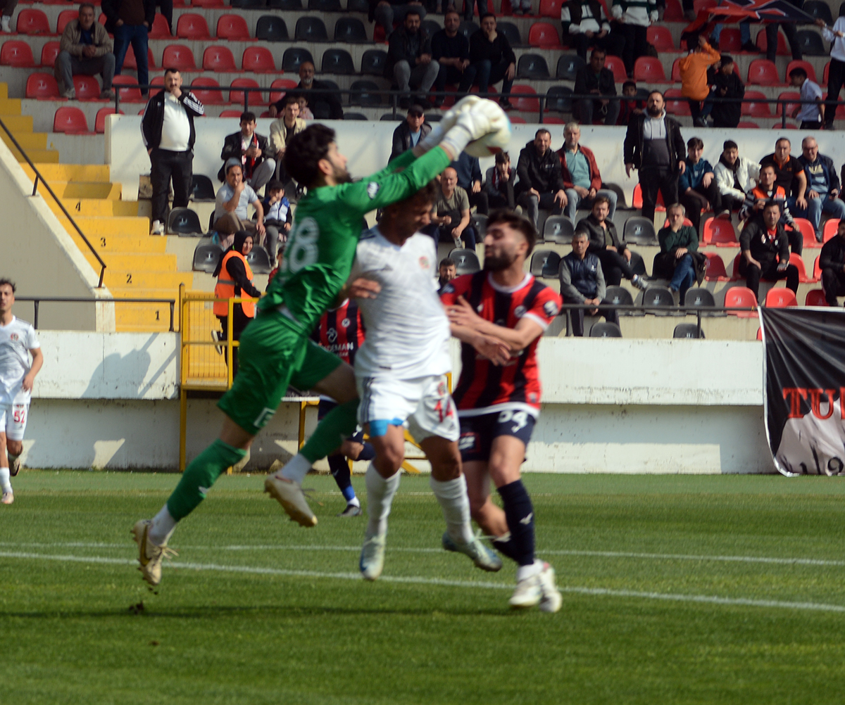 Turgutlu paraşütsüz: 2-3