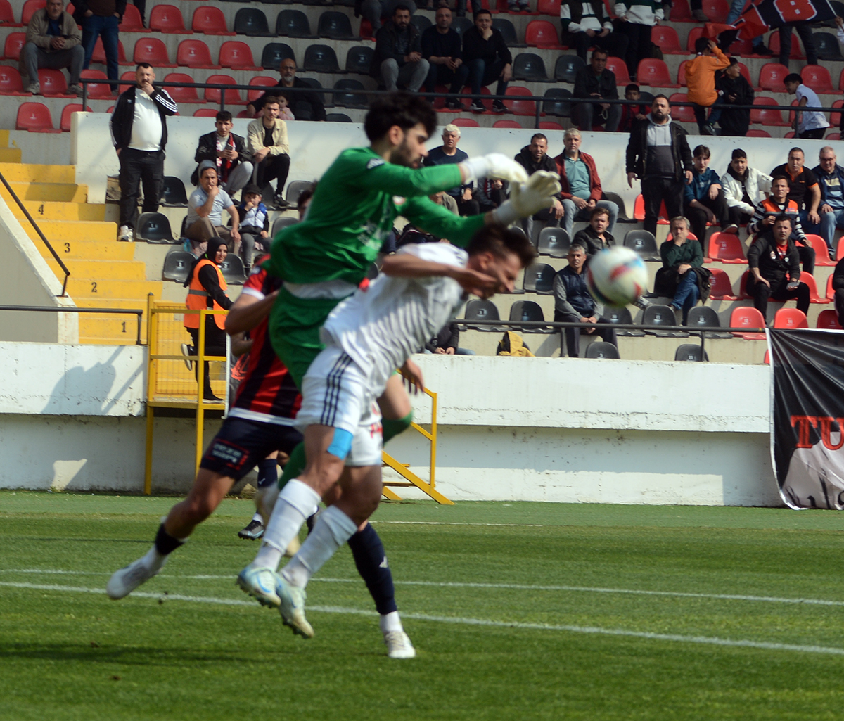Turgutlu paraşütsüz: 2-3