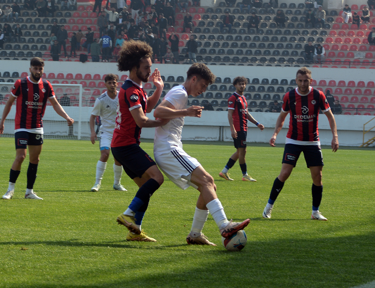 Turgutlu paraşütsüz: 2-3