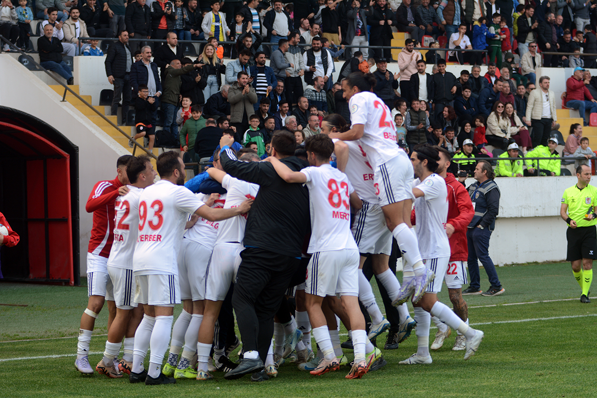 Turgutlu paraşütsüz: 2-3