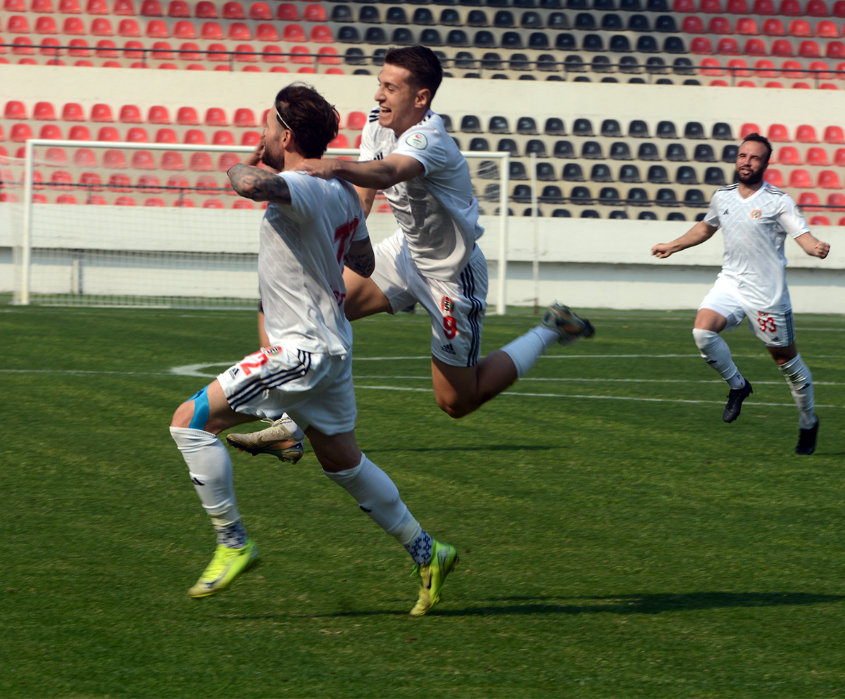 Turgutlu paraşütsüz: 2-3