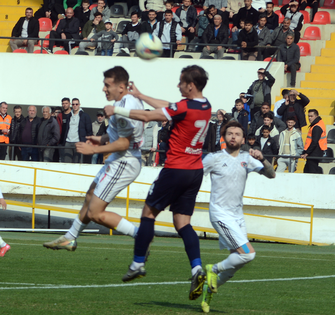 Turgutlu paraşütsüz: 2-3