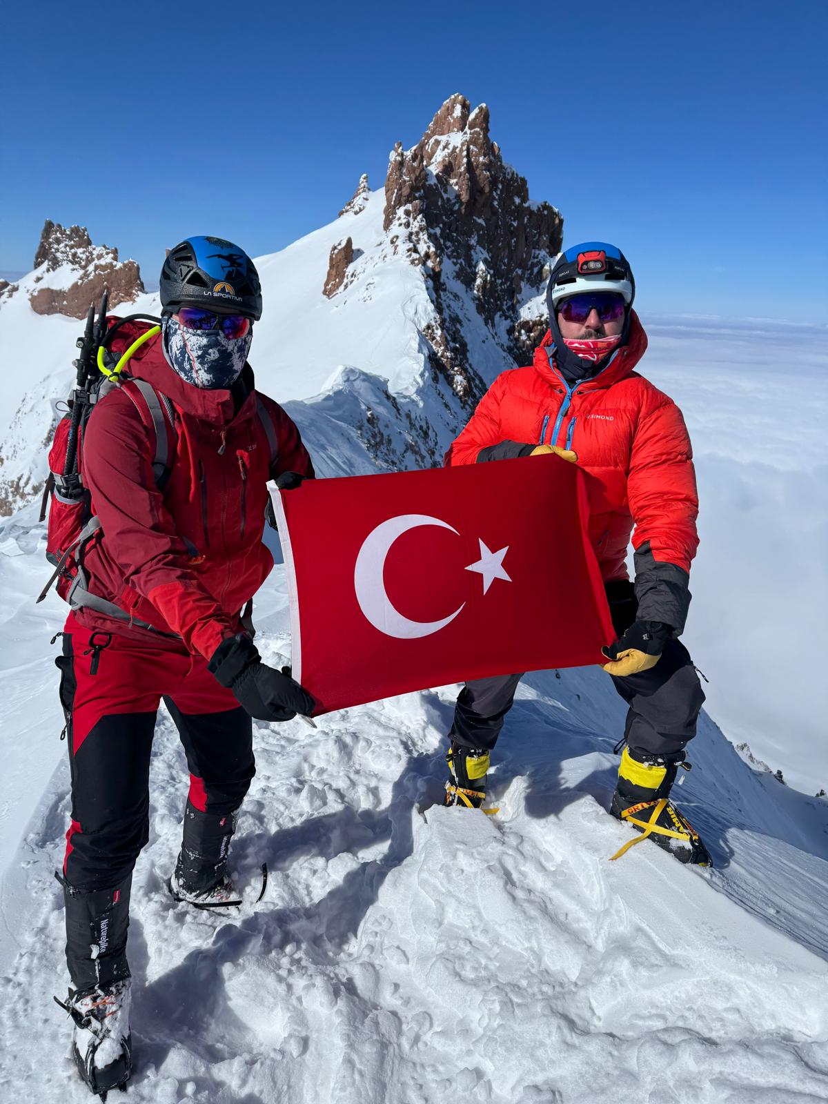 Zirve sporcularının 3917 metrelik Erciyes tırmanışı hikayesi