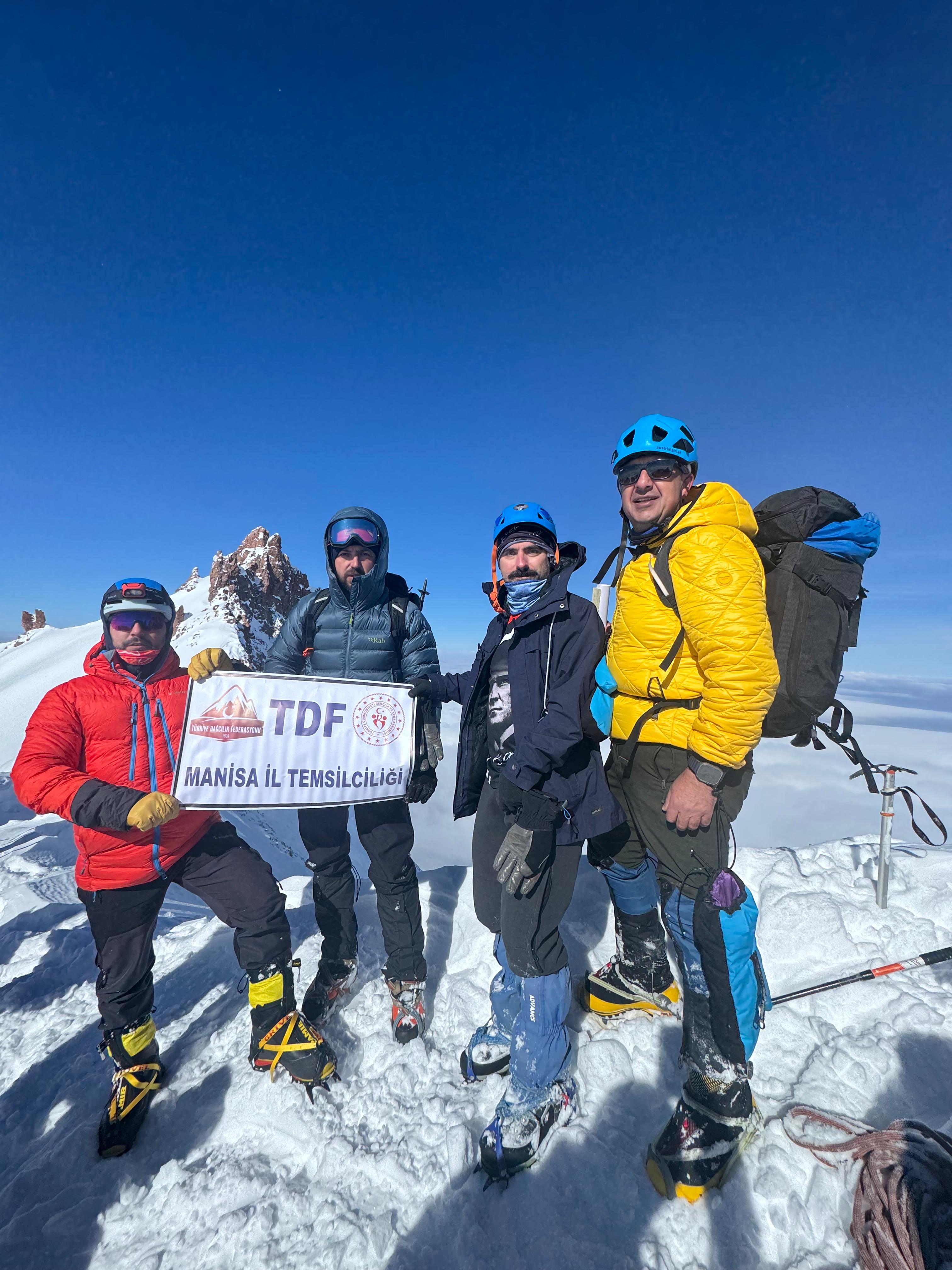 Zirve sporcularının 3917 metrelik Erciyes tırmanışı hikayesi
