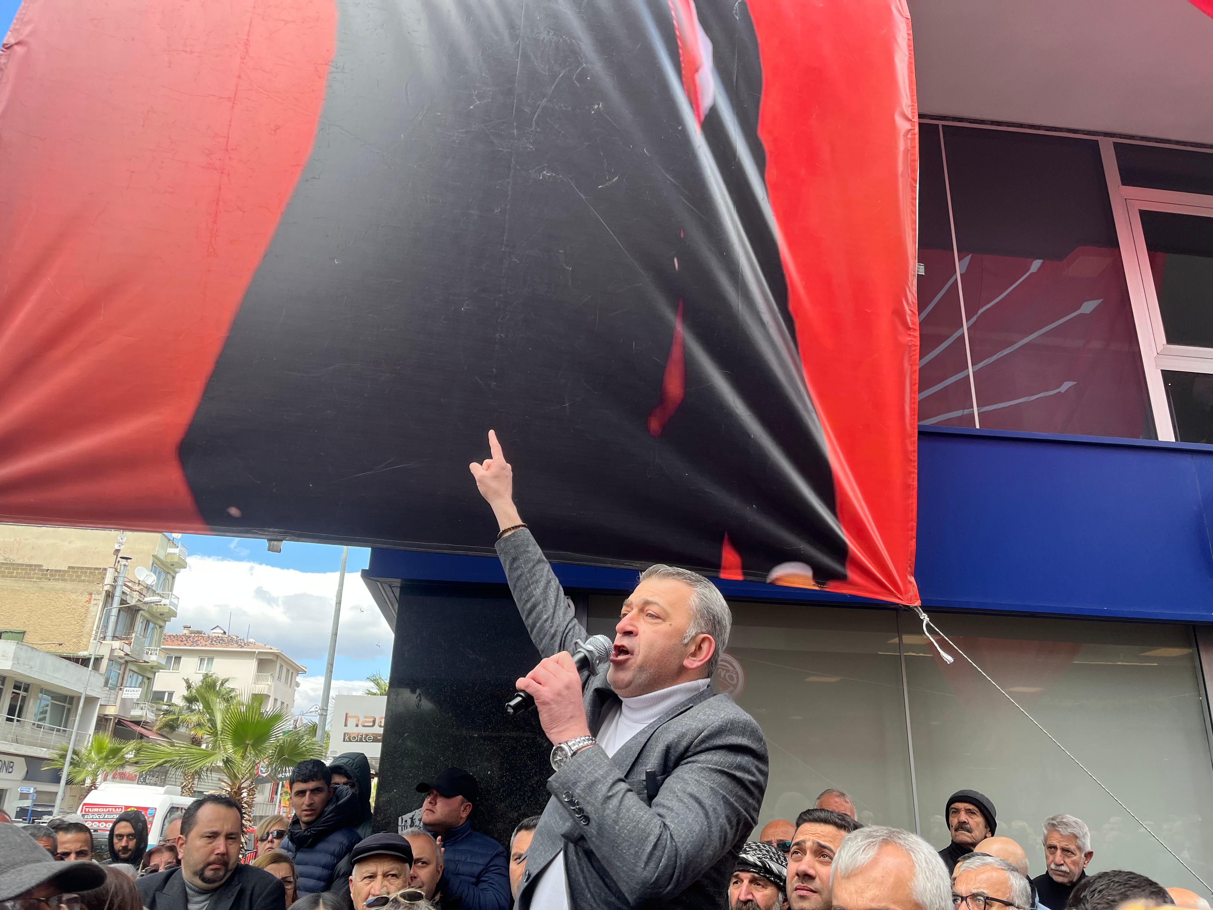 CHP Turgutlu’dan İmamoğlu’na gözaltıya tepki: ‘Sandıktan kaçmayın, mertçe mücadele edin!’